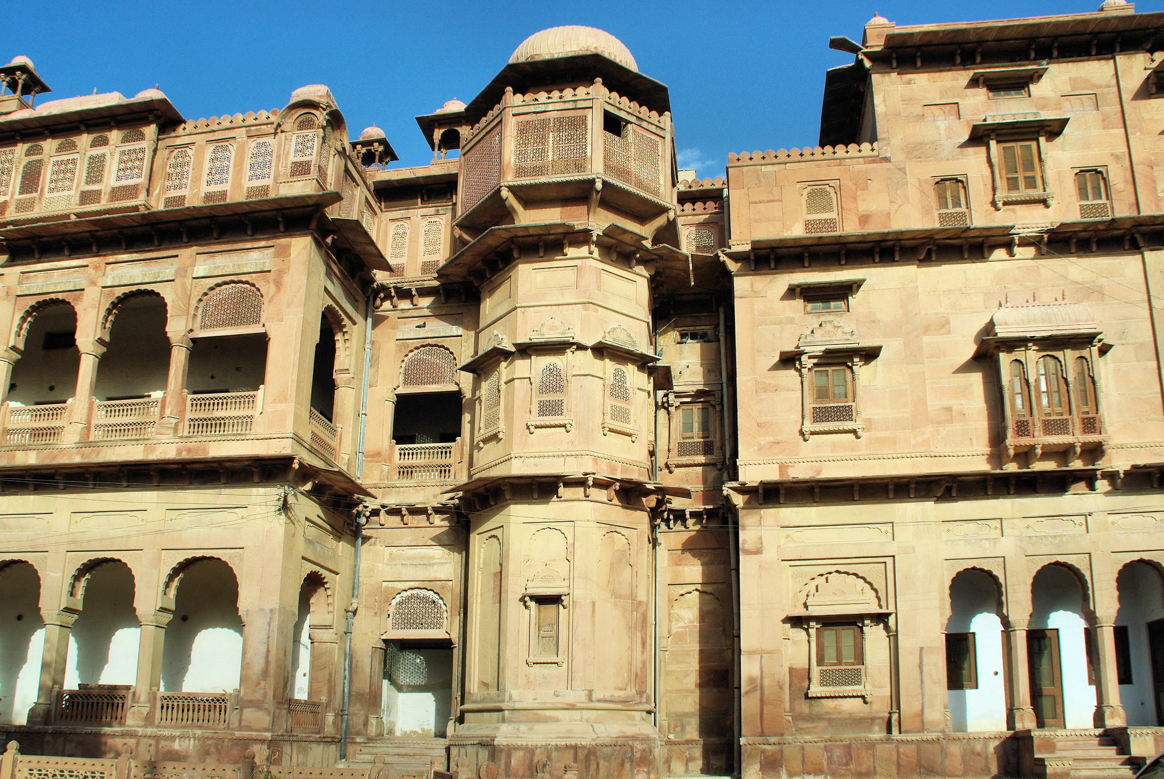 claire-routes, travel destinations, travel, outdoors, building, facade, built structure, maharajah, tourism, india, rajastan, jaisalmer, history, window, HD Wallpaper