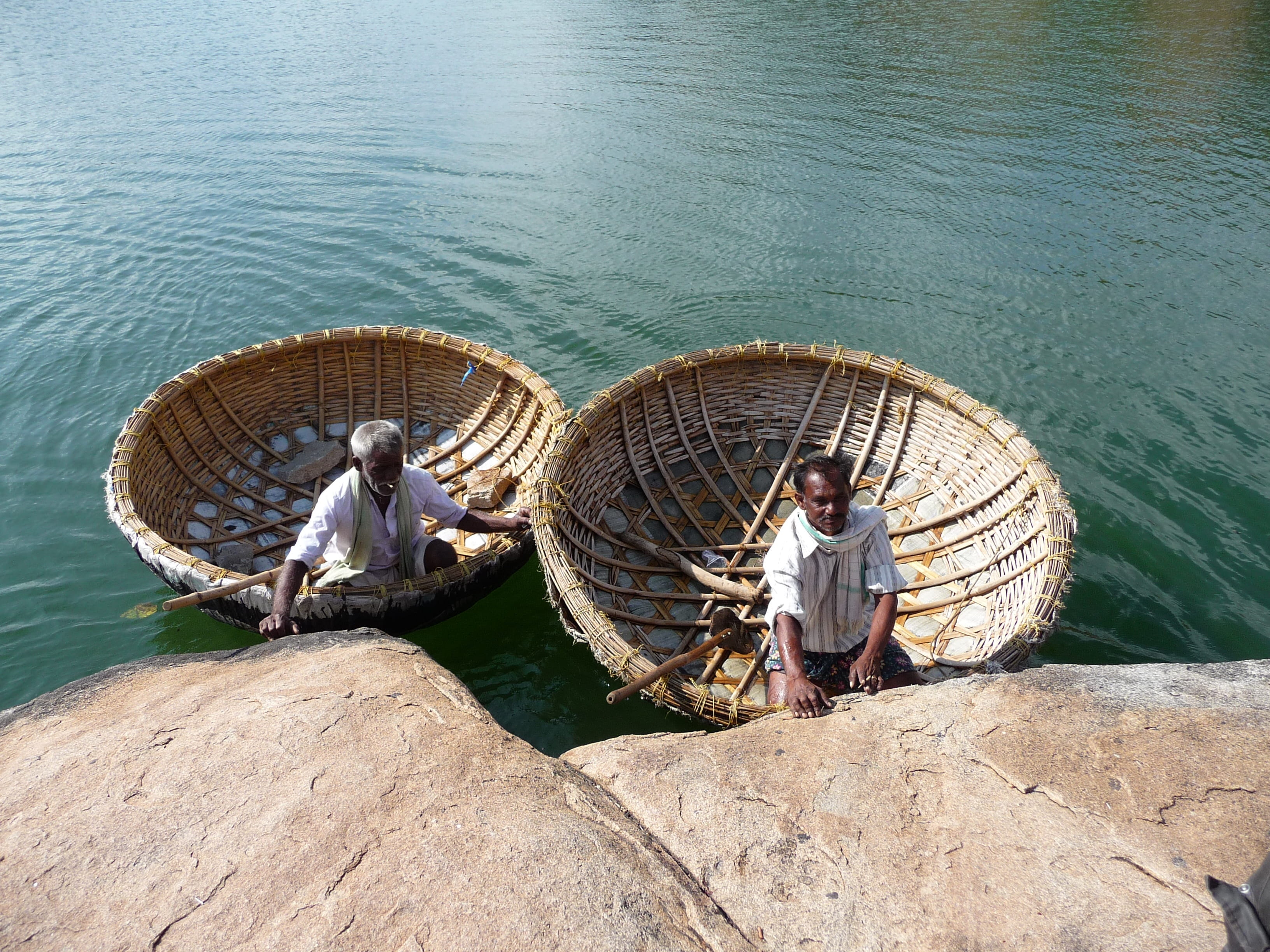 people, occupation, men, fishing industry, clothing, basket, fishing, udaipur, india, water, 2K, pond, adult, sea, two people, lake, radjastan, women, HD Wallpaper