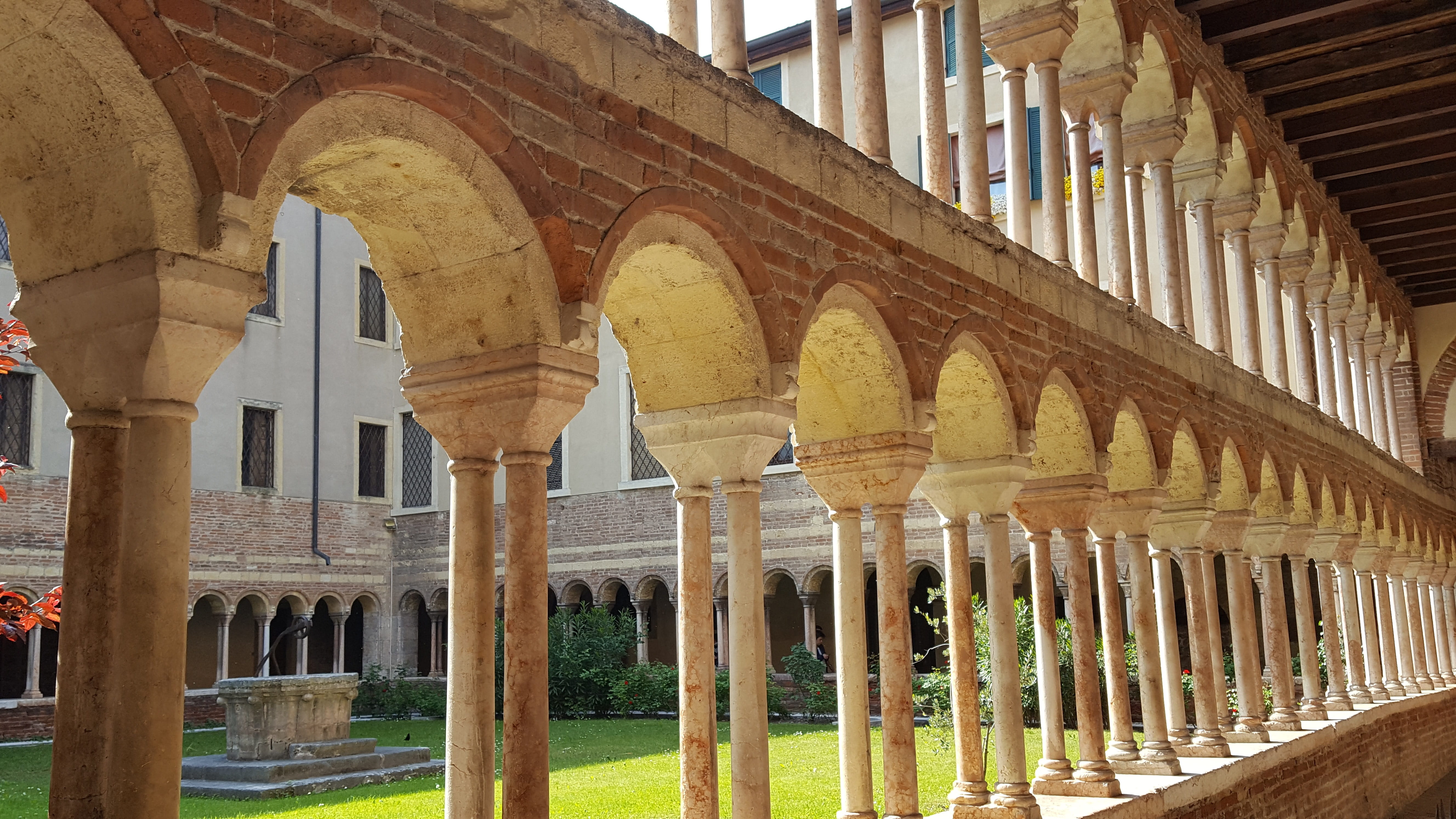 architecture, history, colonnade, low angle view, building, nature, arch, Historically, ancient, day, arched, arcade, old, travel, courtyard, outdoors, HD Wallpaper
