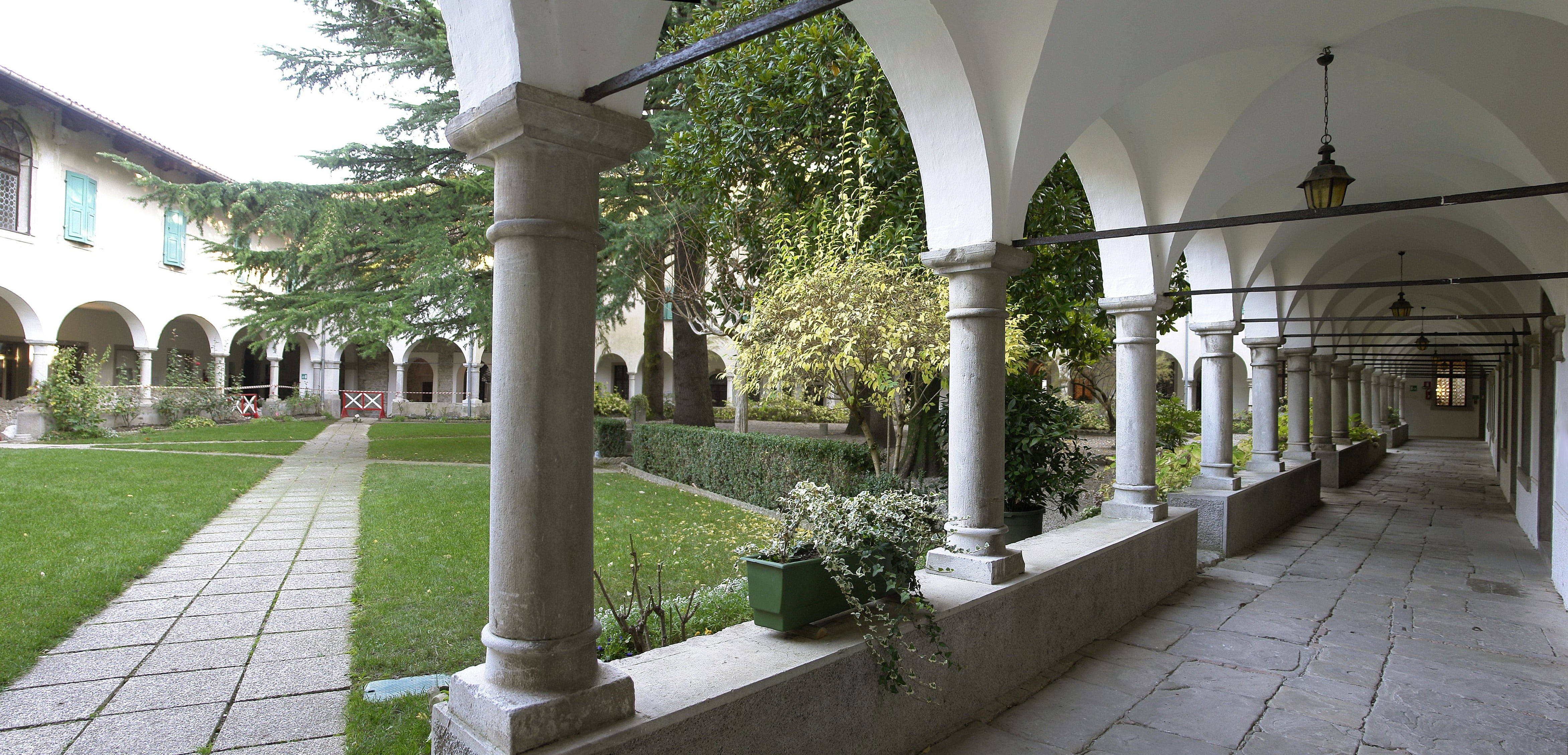plant, place of worship, nature, spirituality, built structure, footpath, cloister, belief, architectural column, architecture, tree, religion, flooring, HD Wallpaper