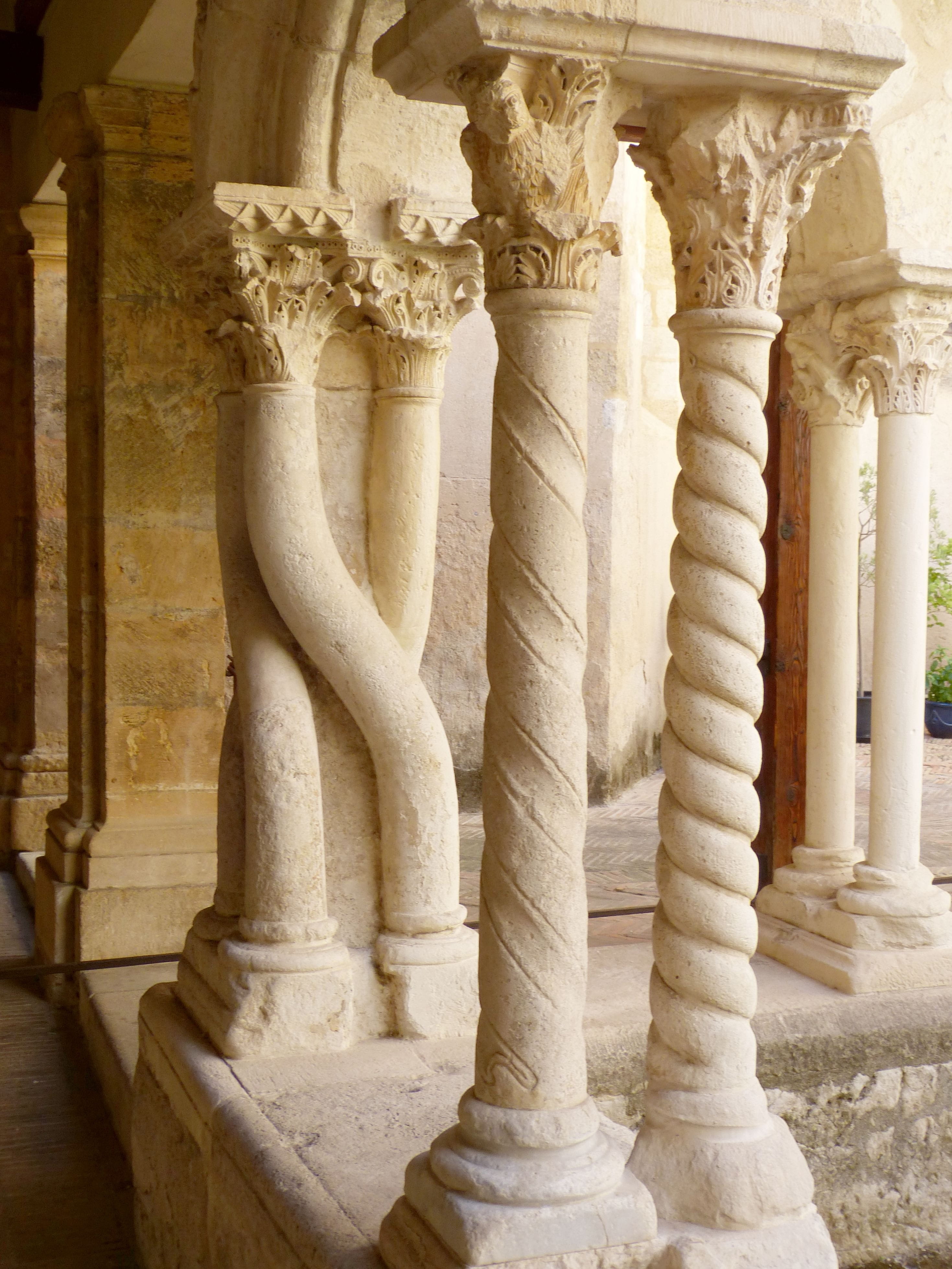 Garden, cathedral, no people, ancient, arcade, religion, Cloister, capital, colonnade, representation, building, romanesque, abbey, outdoors, carving, architectural column, Phone HD Wallpaper