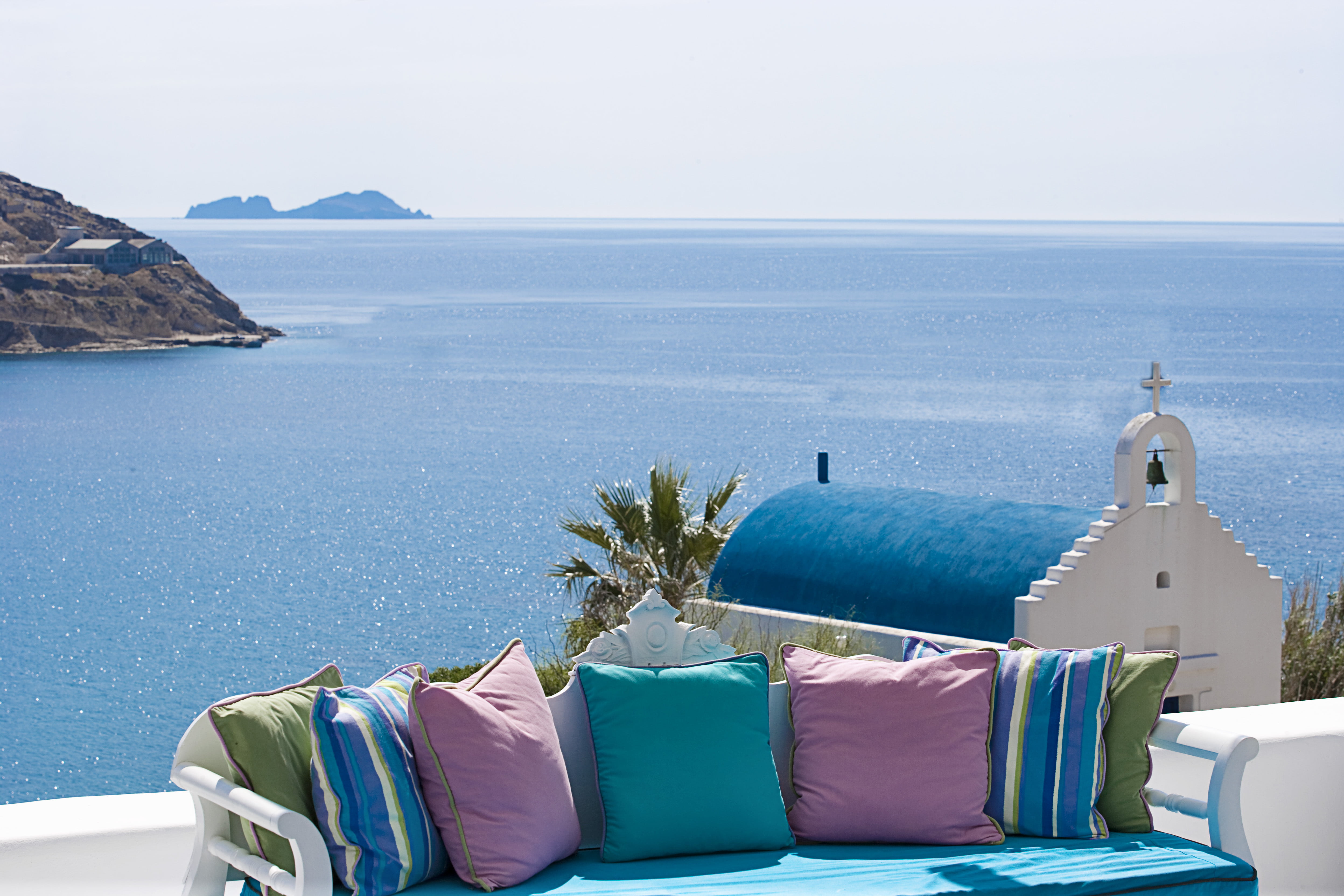 4K, vacations, mediterranean Sea, caldera, sea, no People, travel Destinations, pillows, throw, island, scenics, tourist Resort, horizon, oia, house, clear sky, HD Wallpaper