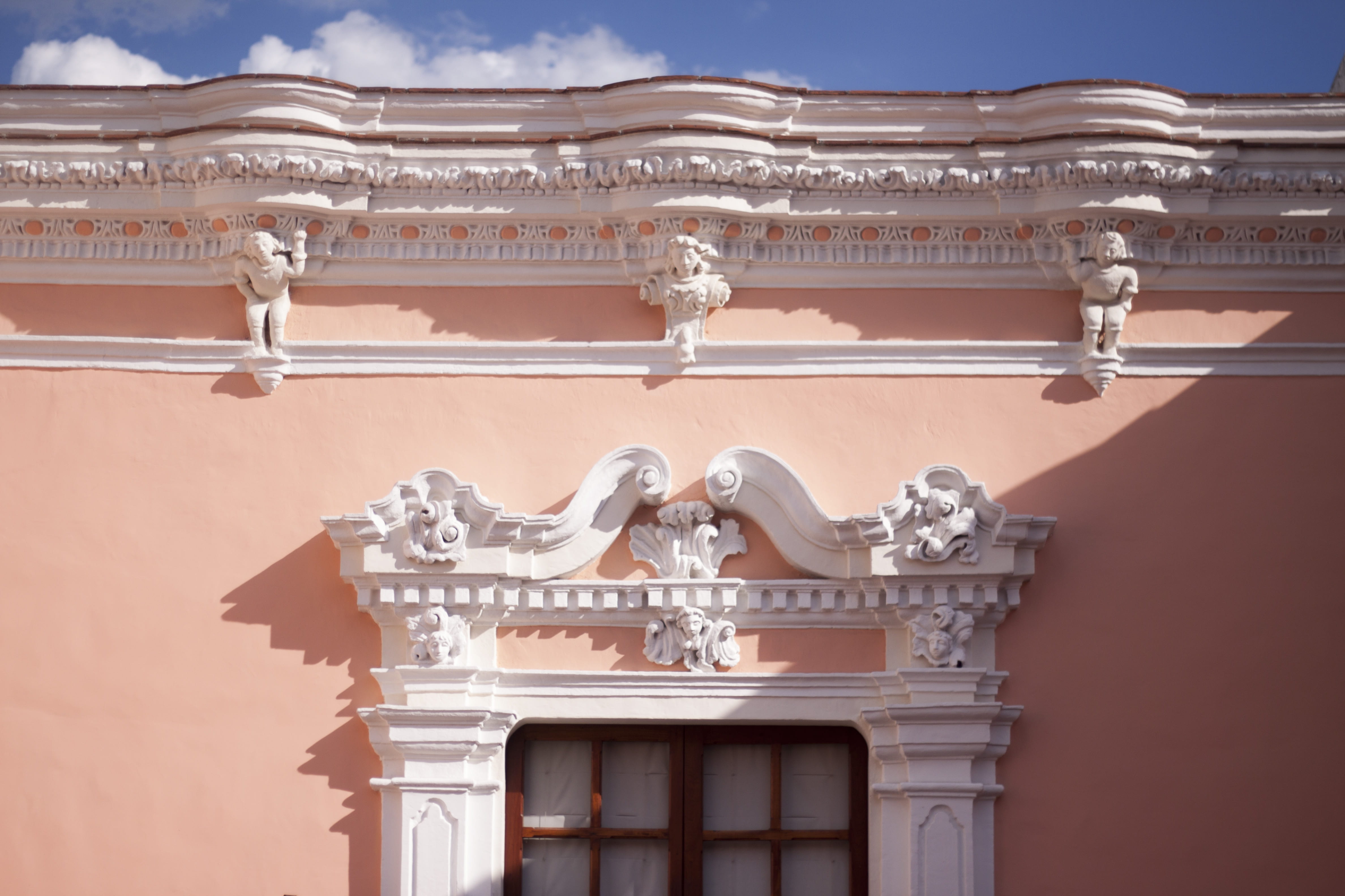 low angle view, built structure, arquitectura, pink, decoration, travel destinations, sky, inside, day, craft, concrete, architectural detail, detalle, HD Wallpaper