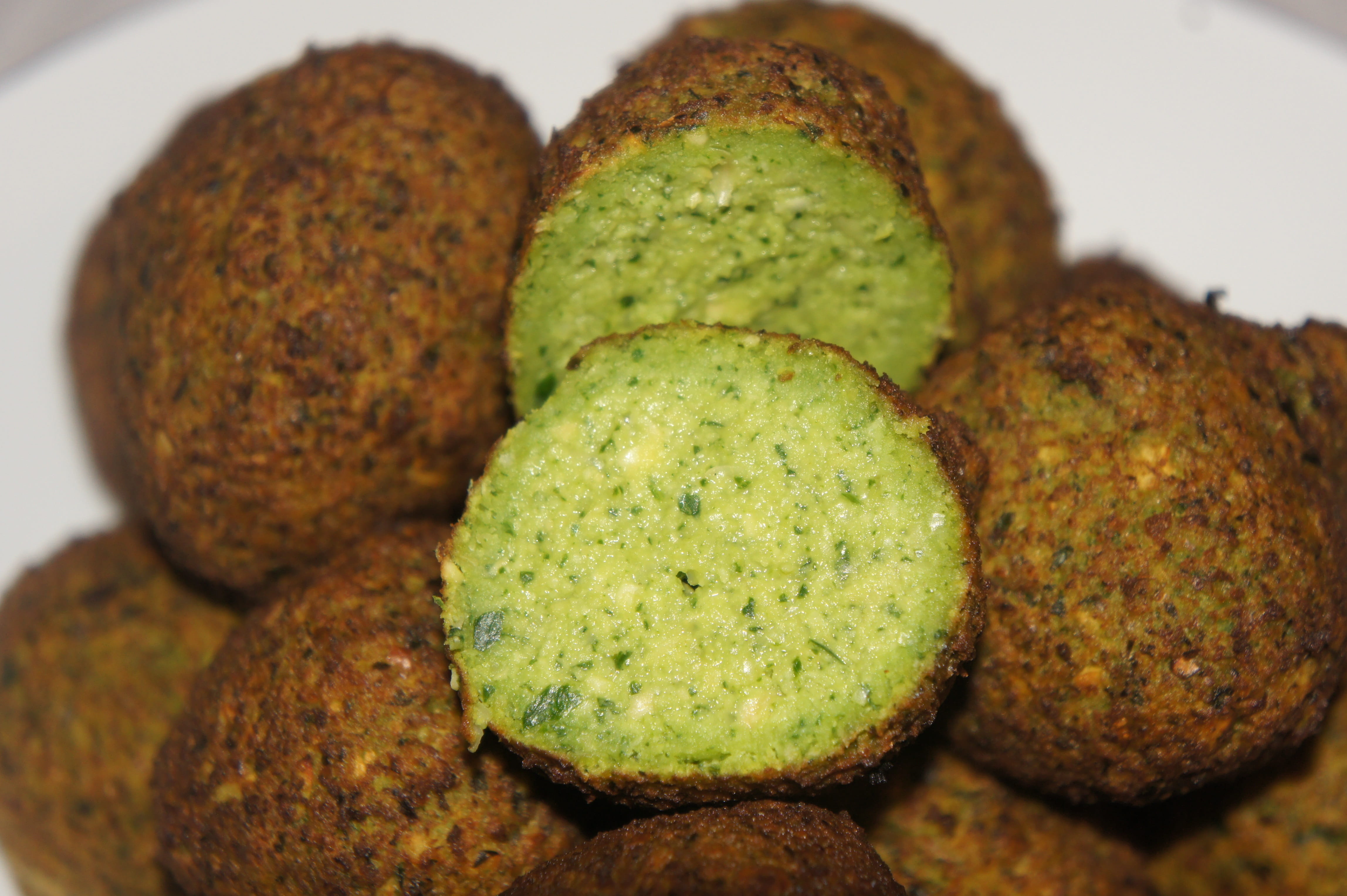 close-up, falafel, ready-to-eat, freshness, food, indoors, no people, health, stack, sweet food, 4K, brown, selective focus, snack, chickpeas, wellbeing, HD Wallpaper