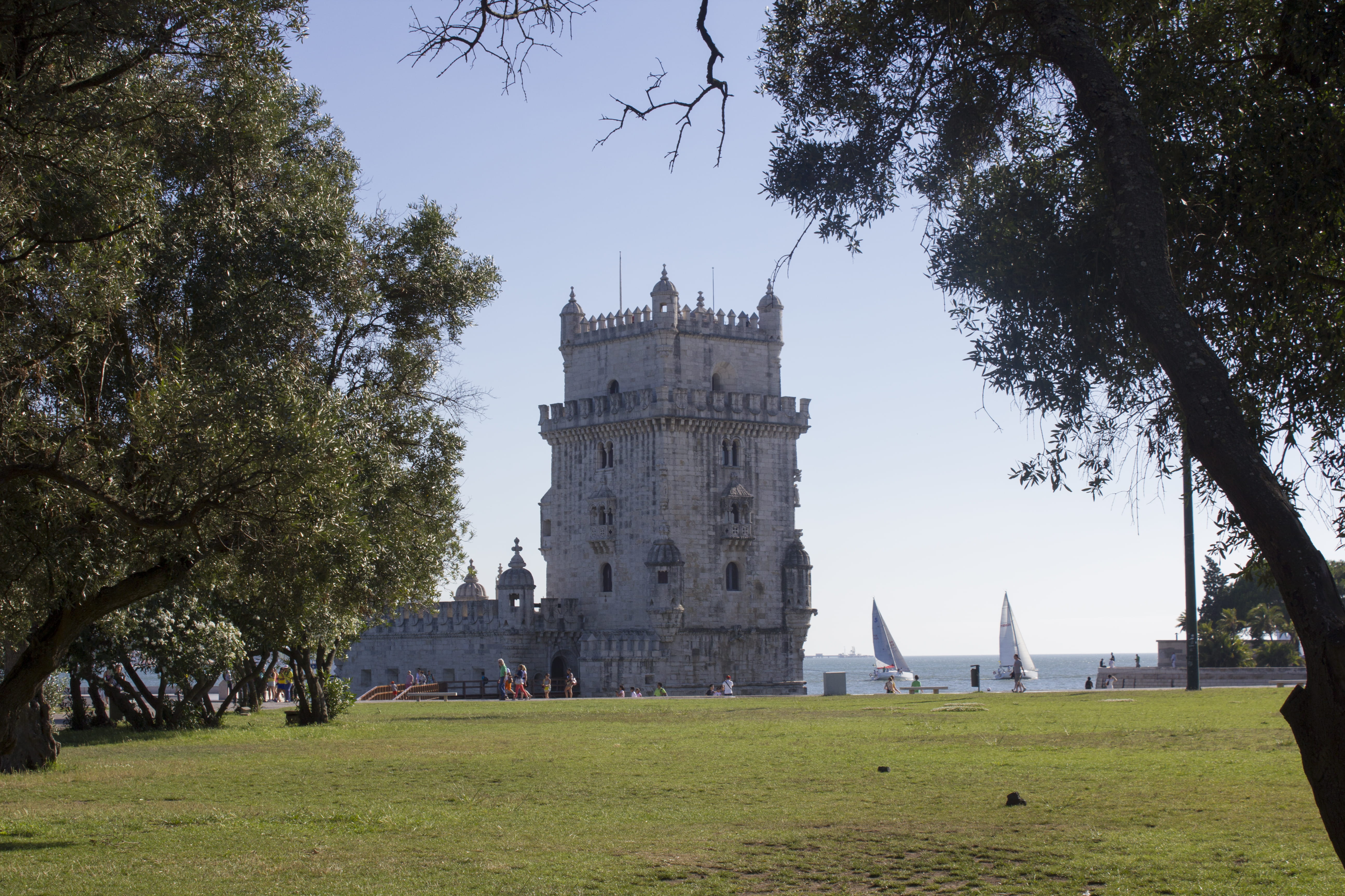 fort, bird, built structure, day, clear sky, grass, city, travel destinations, growth, field, downtown, human, manueline style, history, urban, animal, HD Wallpaper