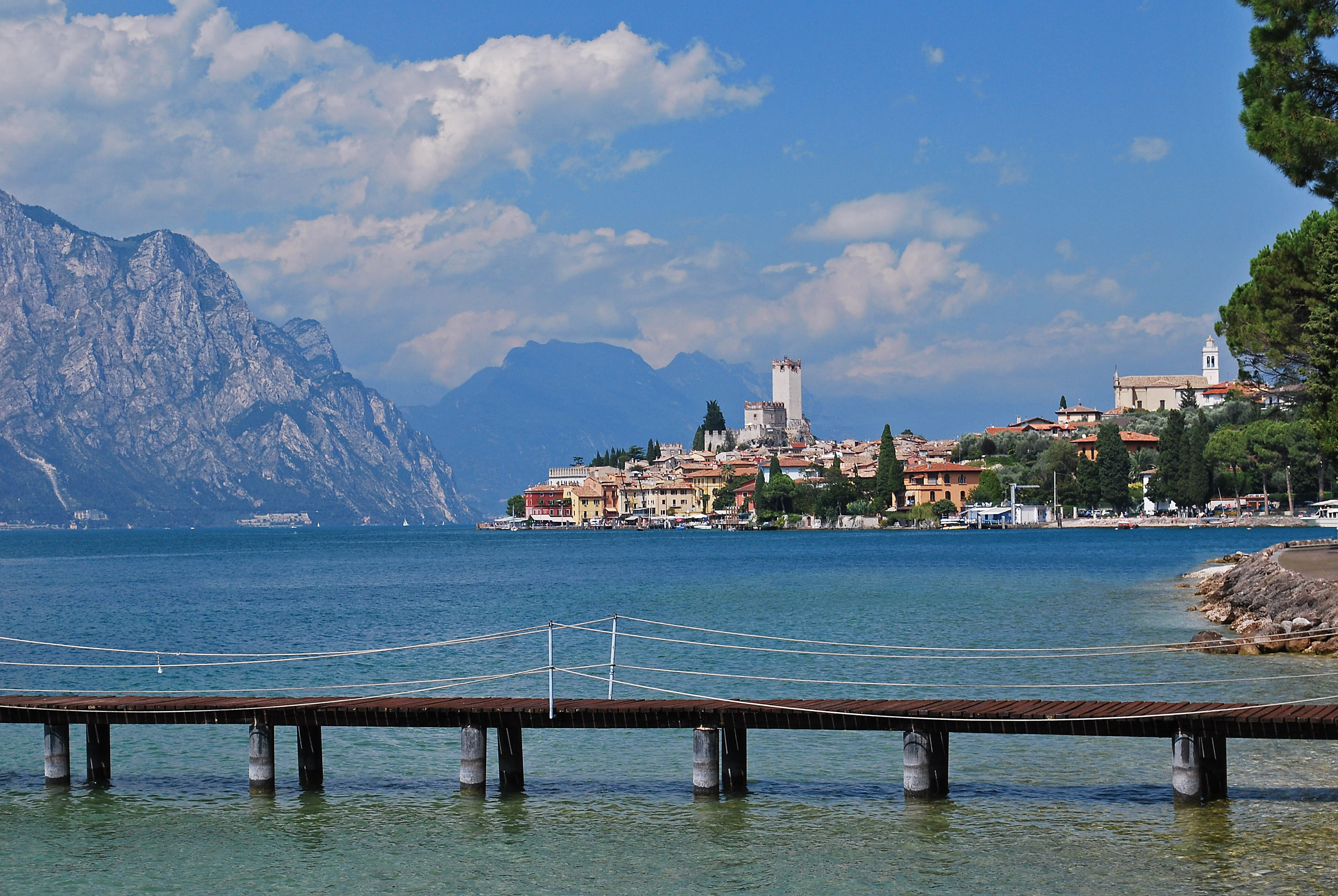 lago, lake, travel, outdoors, sea, waterfront, sky, city, vacation, scene, picturesque, travel destinations, building, 2K, coast, scenic, landscape, transportation, HD Wallpaper