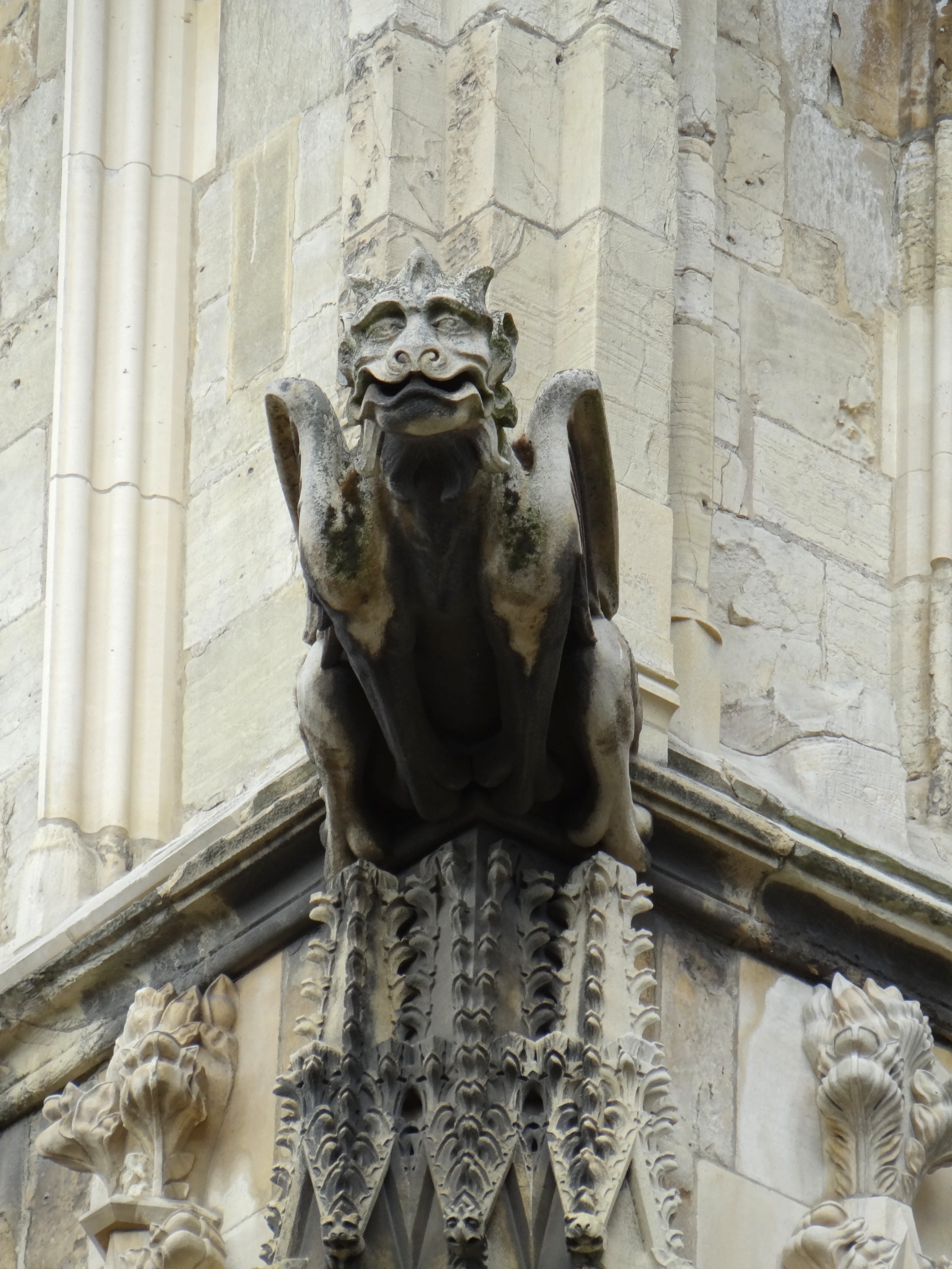 architectural column, belief, carving - craft product, architecture, england, representation, building, human representation, rain gutter, gothic, minster, Phone HD Wallpaper