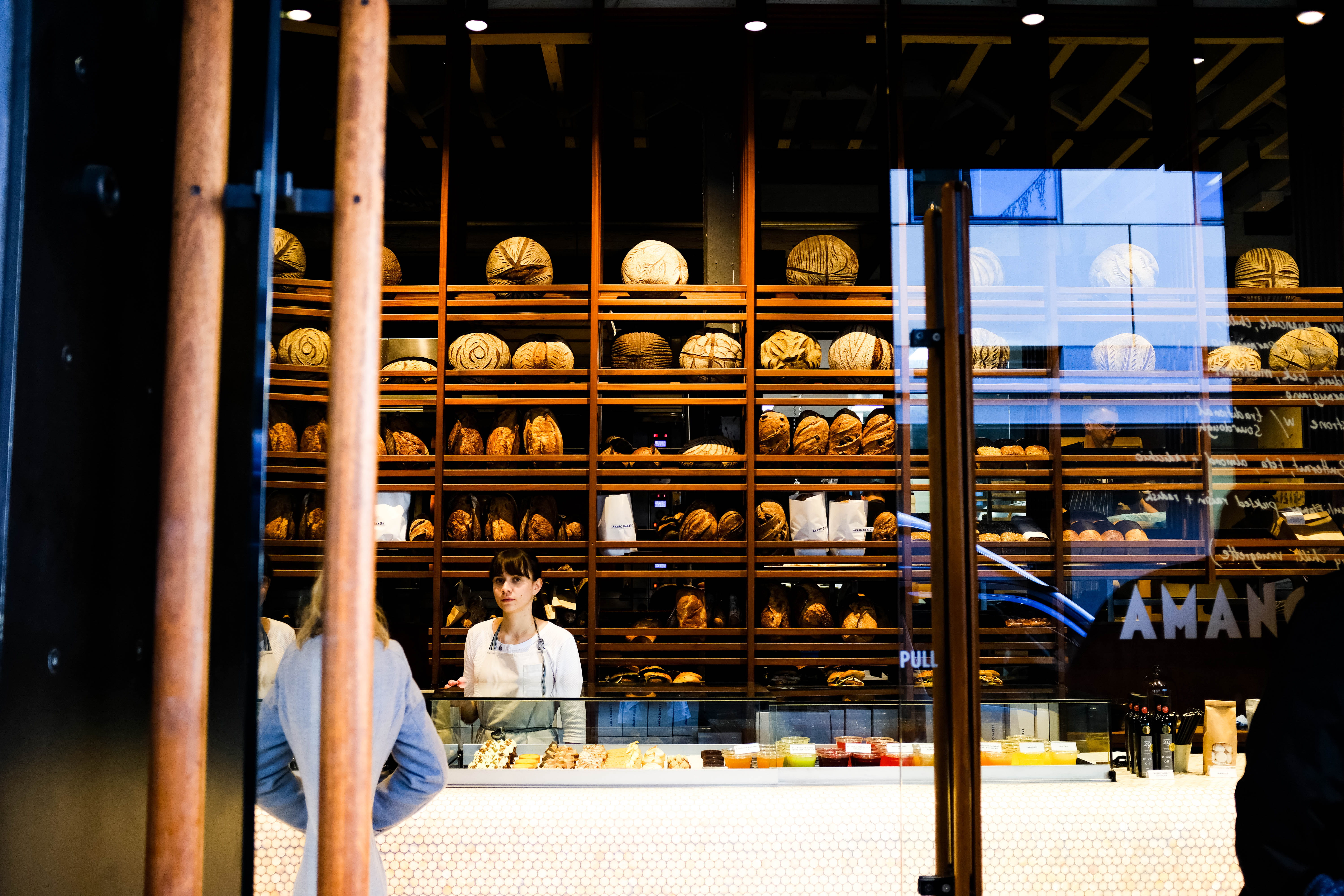 standing, cabinet, large group of objects, lifestyles, reflection, shelf, bread, glass, server, men, working, auckland, people, counter, shop, shelves, HD Wallpaper