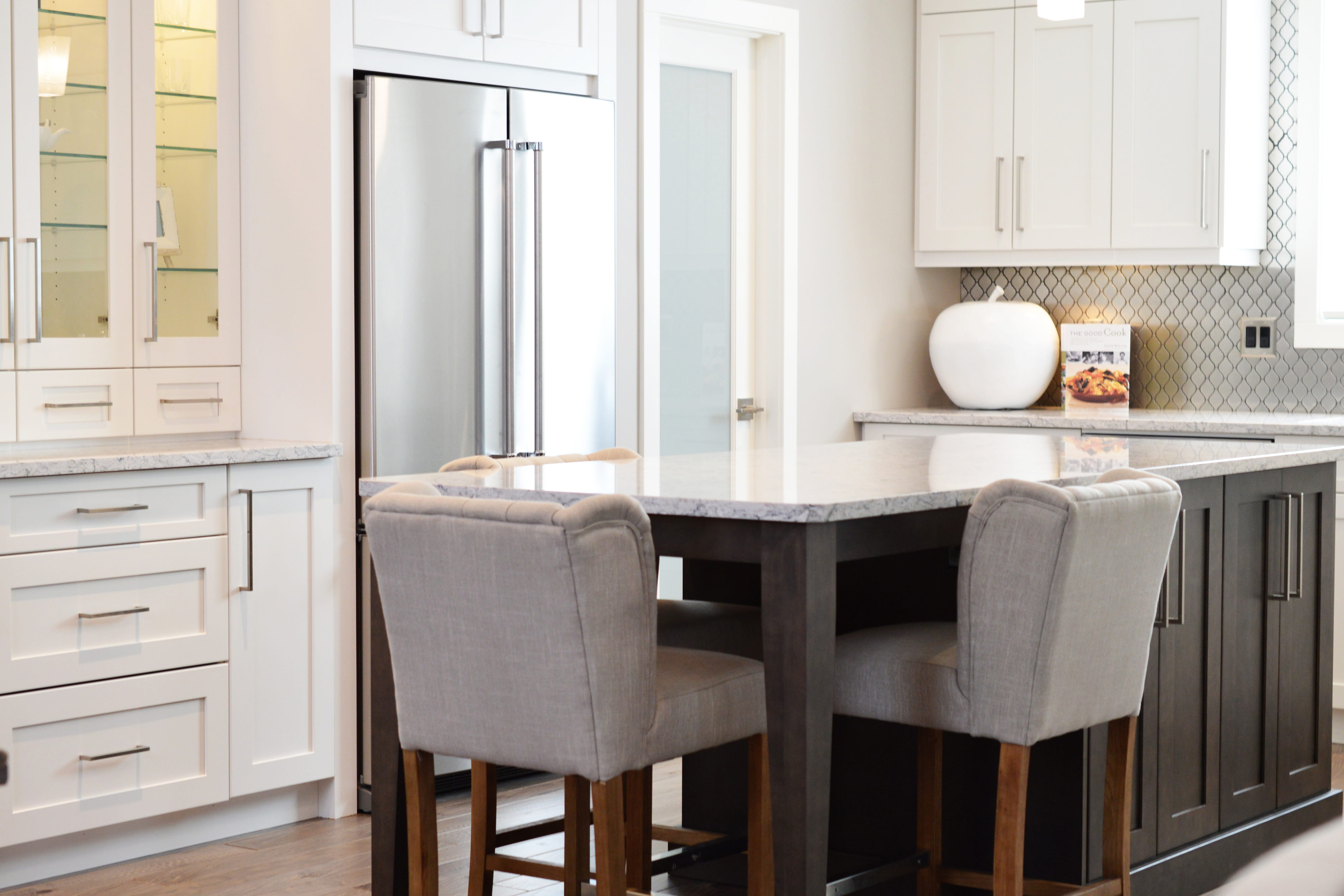 domestic kitchen, home, indoors, lifestyles, furniture, domestic life, seat, sink, flooring, kitchen, clock, electric lamp, household equipment, interior Design, HD Wallpaper