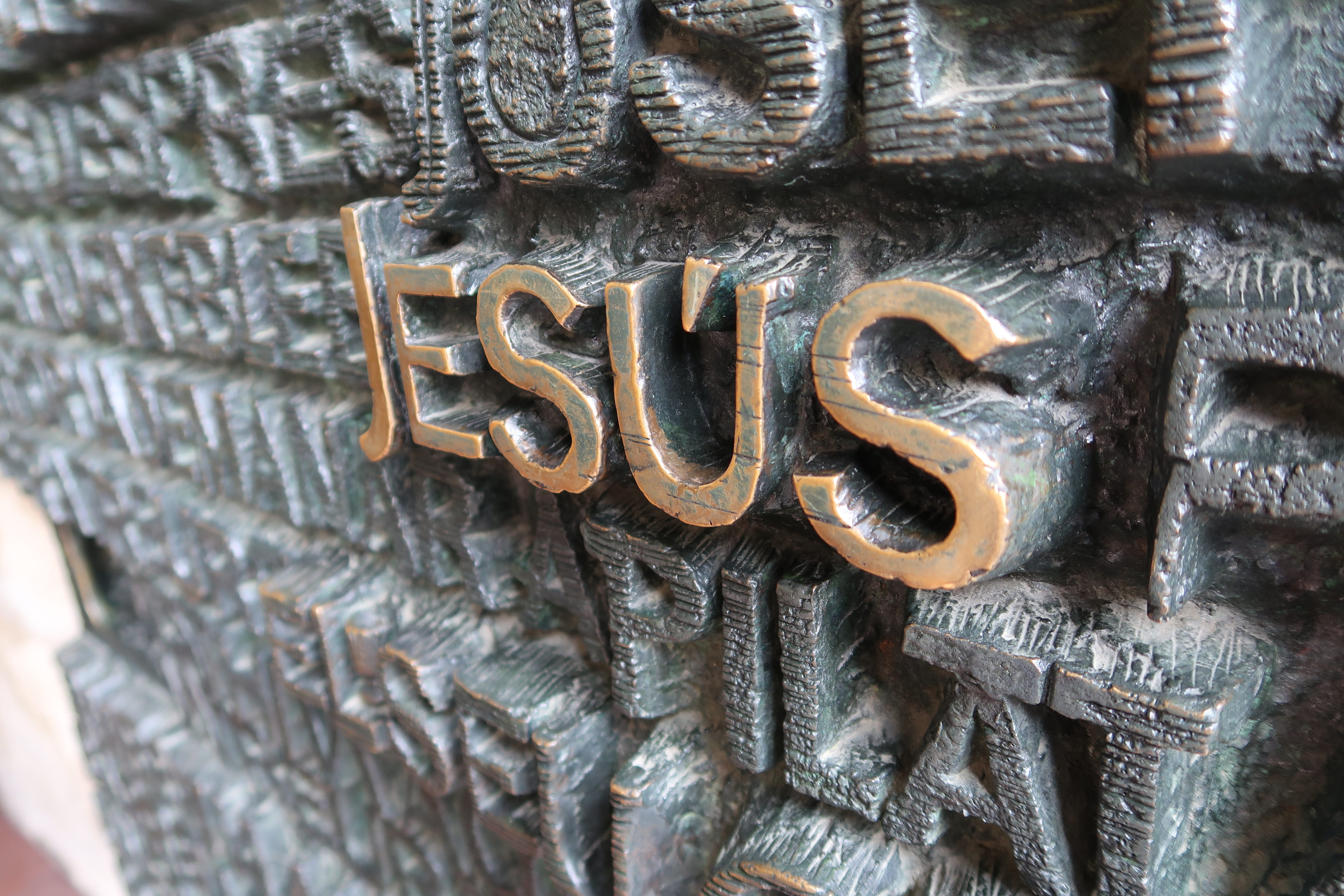 metal, history, religion, communication, craft, the past, day, full frame, gaudi, pattern, carving, gaudi cathedral, backgrounds, art and craft, word, jesus, HD Wallpaper