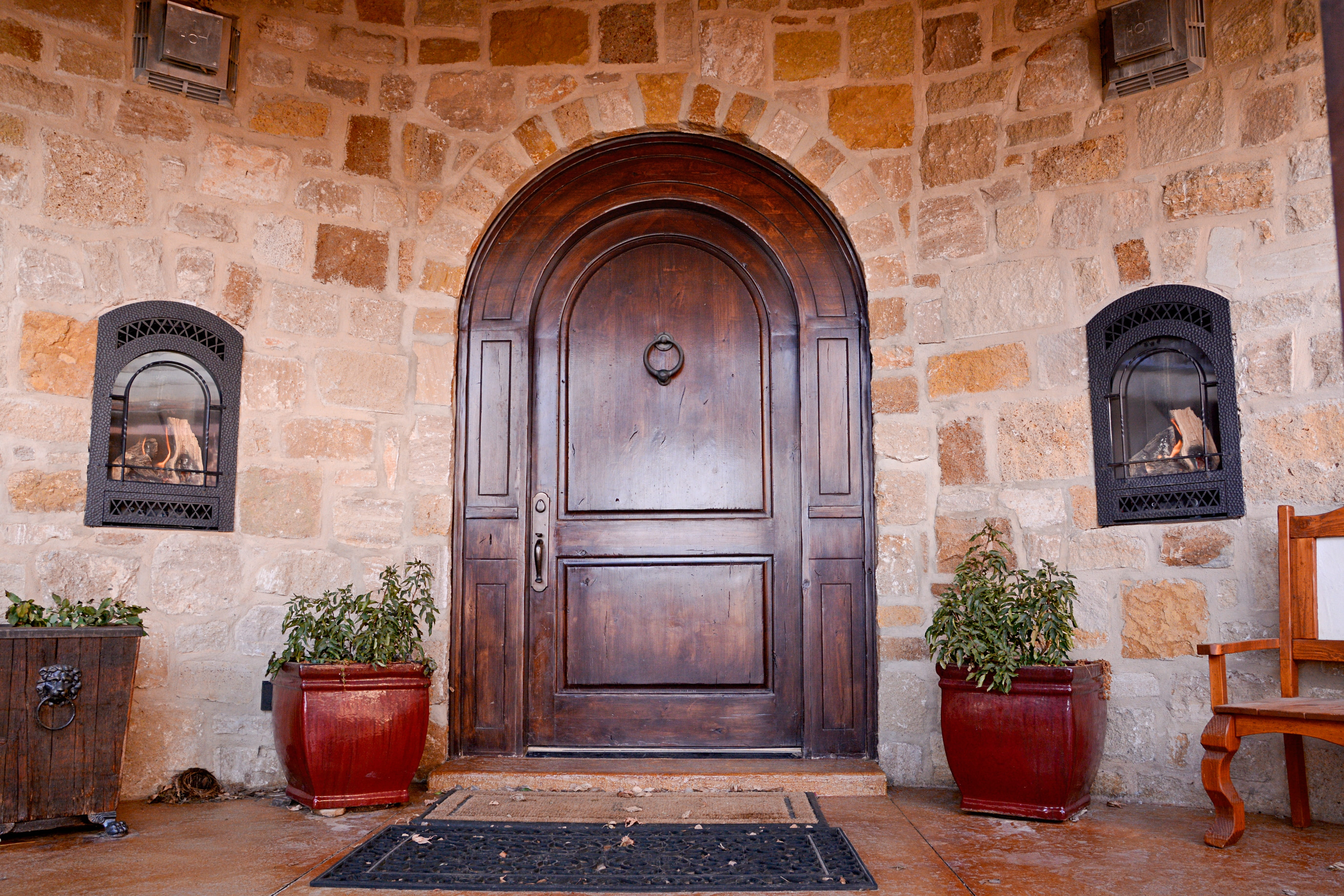 old, rustic, 5K, history, Luxury, built Structure, Door, building, wall, Entrance, architecture And Buildings, potted plant, elegance, outdoors, arch, HD Wallpaper