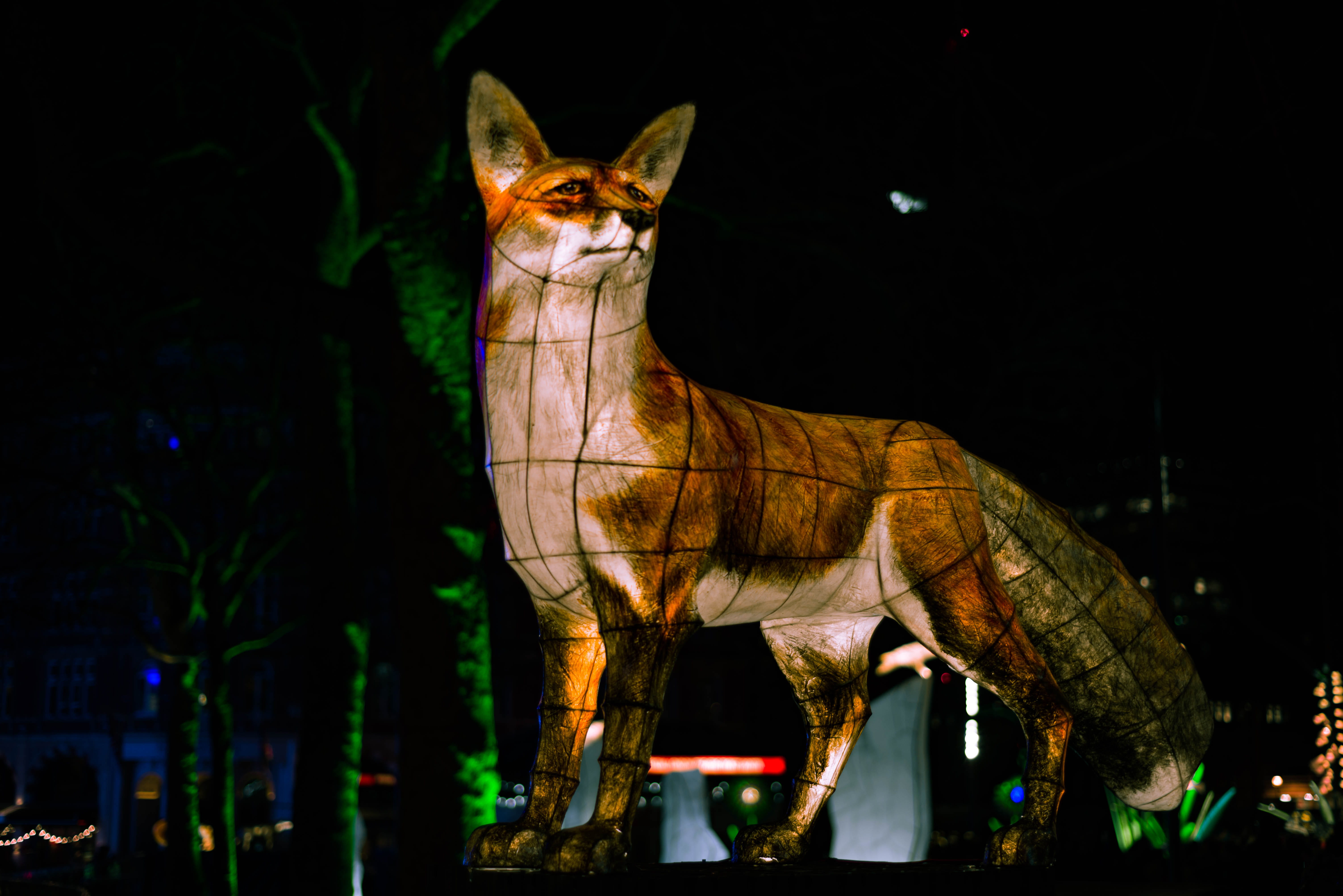 animal themes, focus on foreground, art and craft, representation, plant, statue, nature, domestic, london, brown, cat, animal, coyote, canine, vertebrate, HD Wallpaper