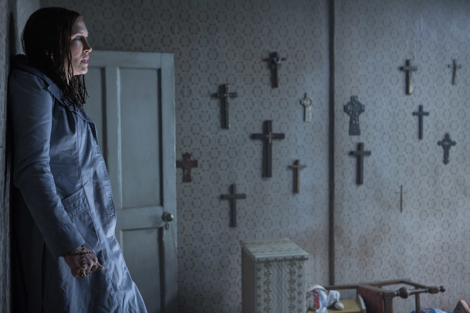The Conjuring 2, Movie, brown hair, architecture, adult, building, side view, clothing, contemplation, three quarter length, standing, hairstyle, long hair, HD Wallpaper