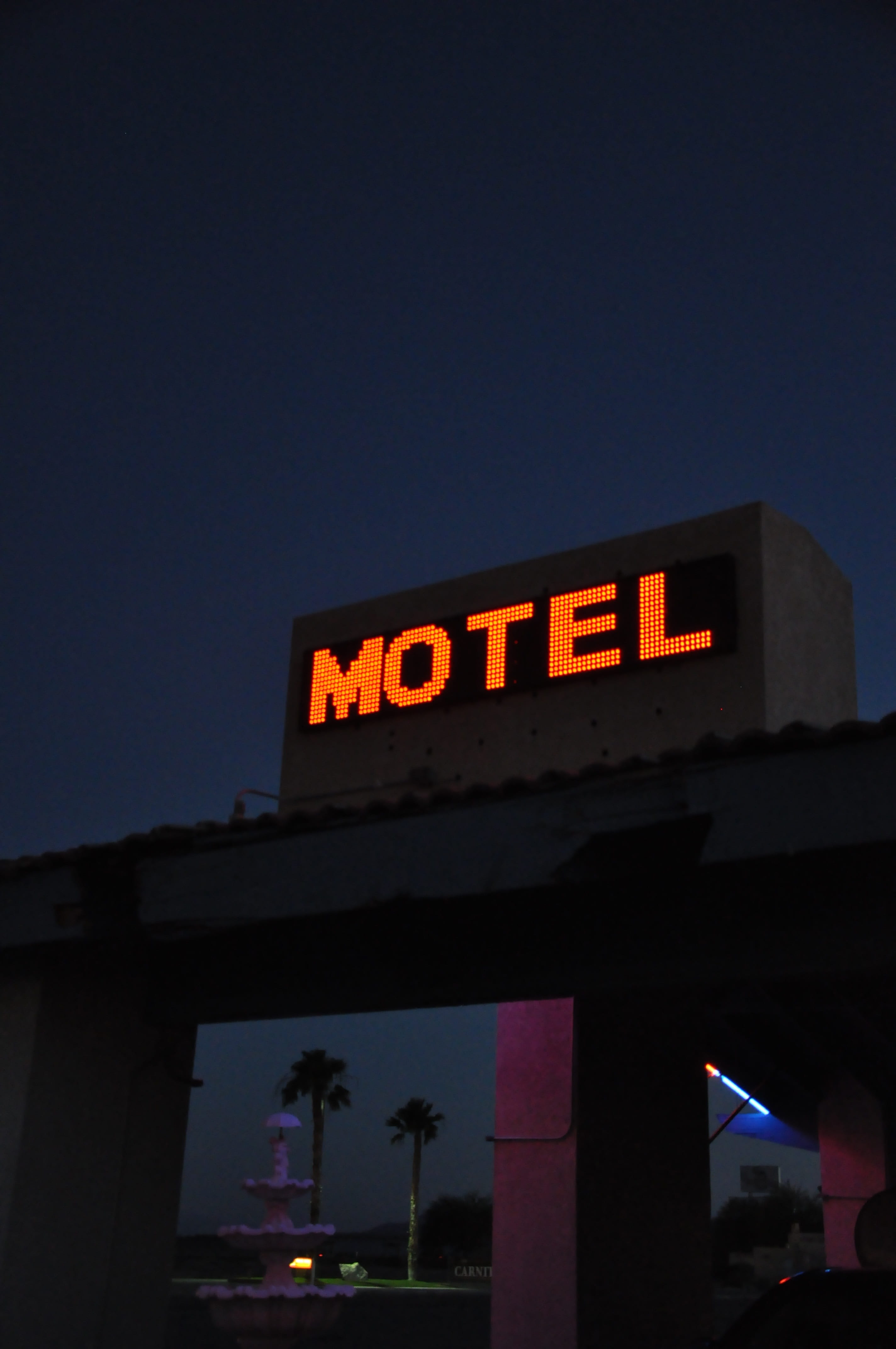 Nevada, communication, Motel, no people, sign, Hotel, dusk, architecture, built structure, copy space, arts culture and entertainment, western script, Neon, Phone HD Wallpaper