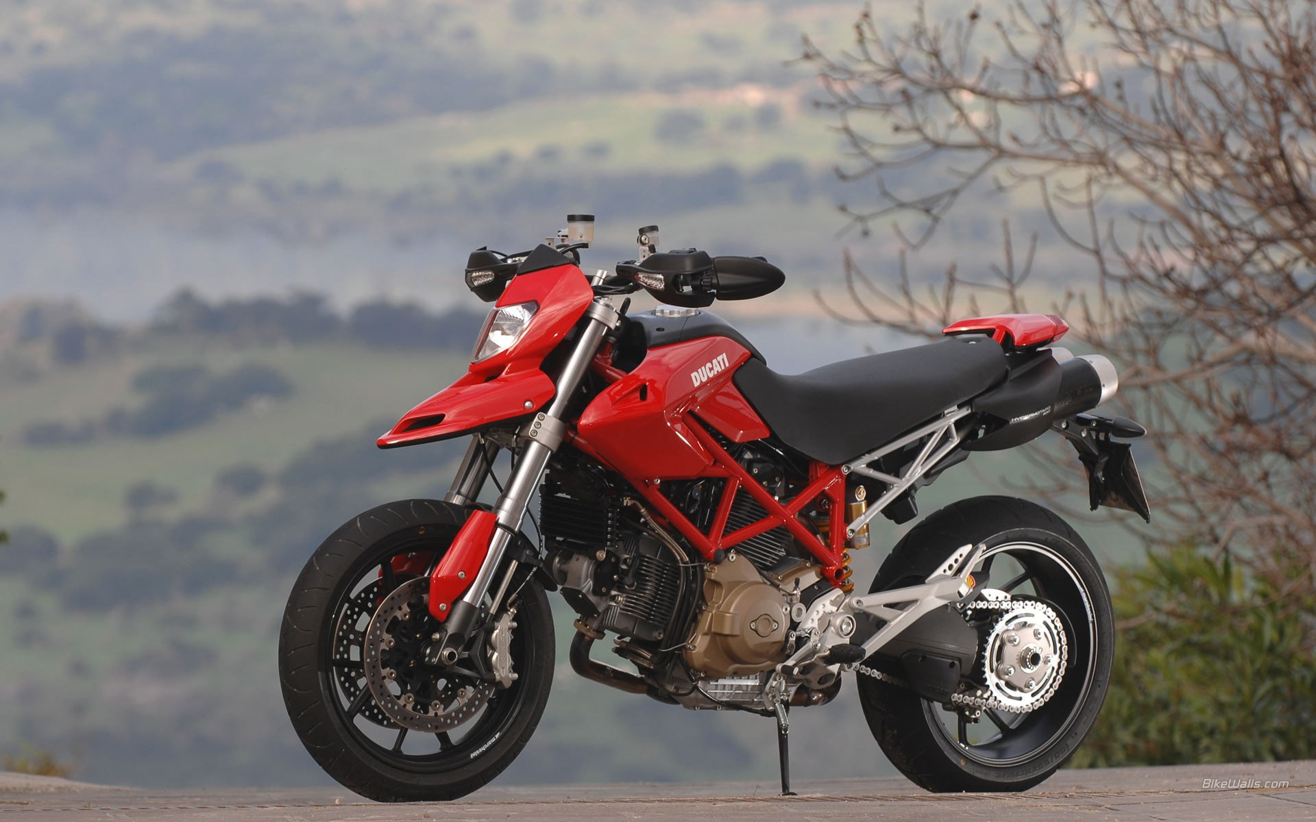 stationary, 1080P, land vehicle, travel, side view, red, outdoors, one person, real people, parking, leisure activity, motorcycle, mode of transportation, HD Wallpaper