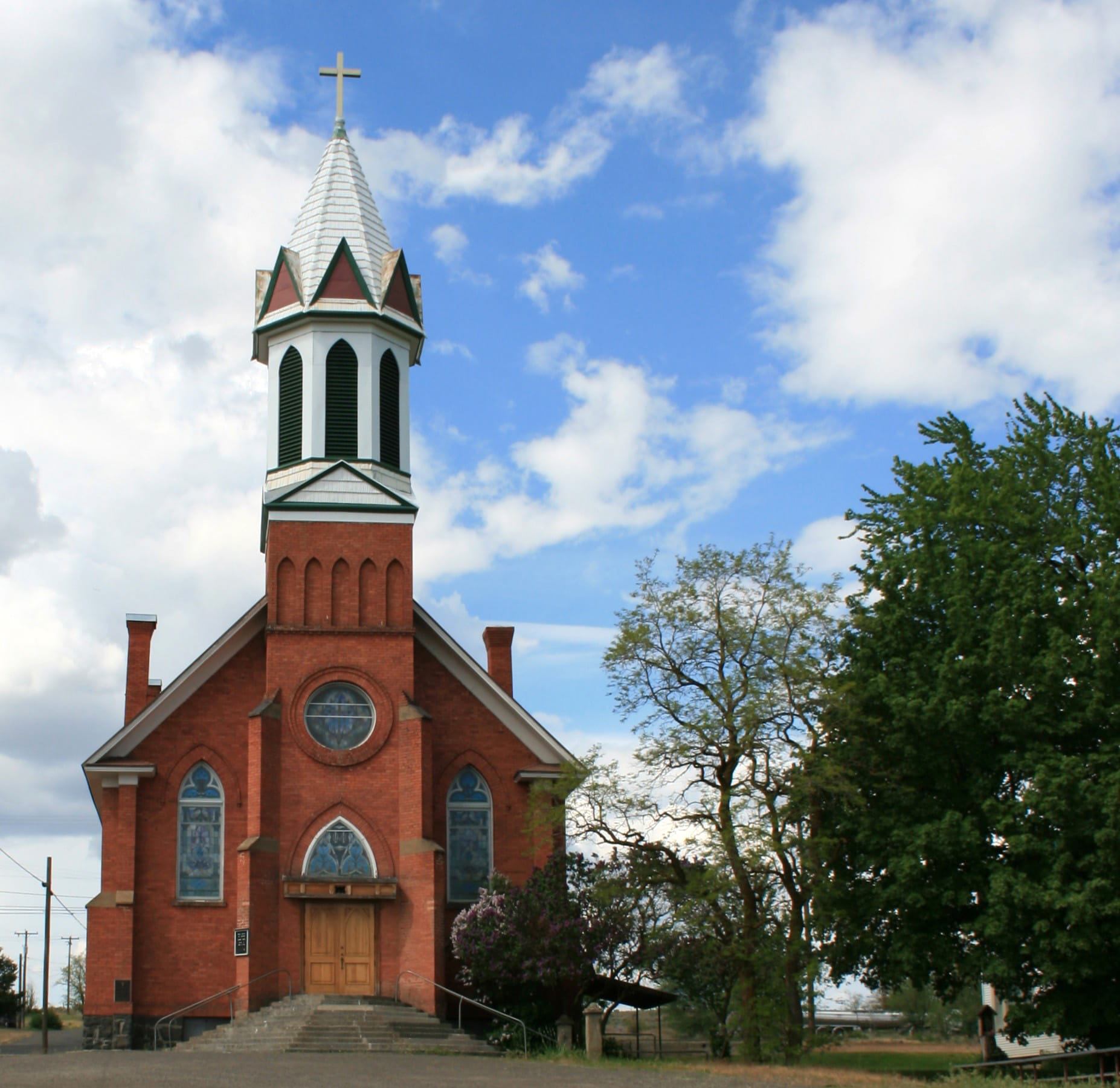 history, architecture, catholic, belief, cloud - sky, built Structure, 720P, outdoors, building Exterior, building, tree, cross, washington, sprague, Sprague, HD Wallpaper