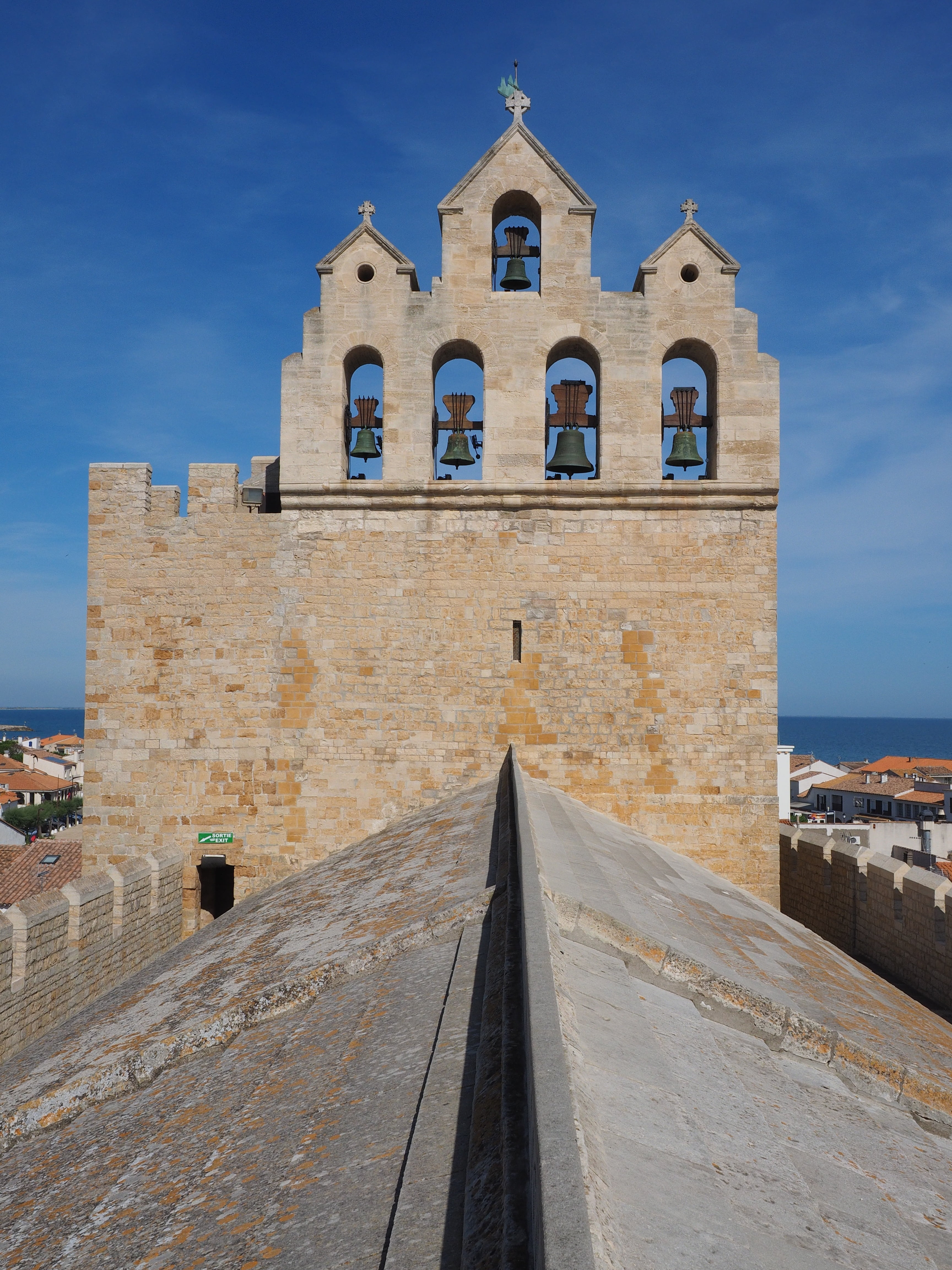 france, nature, religion, church roof, camargue, famous Place, the past, tower, no people, saintes-maries-de-la-mer, travel destinations, built structure, Phone HD Wallpaper