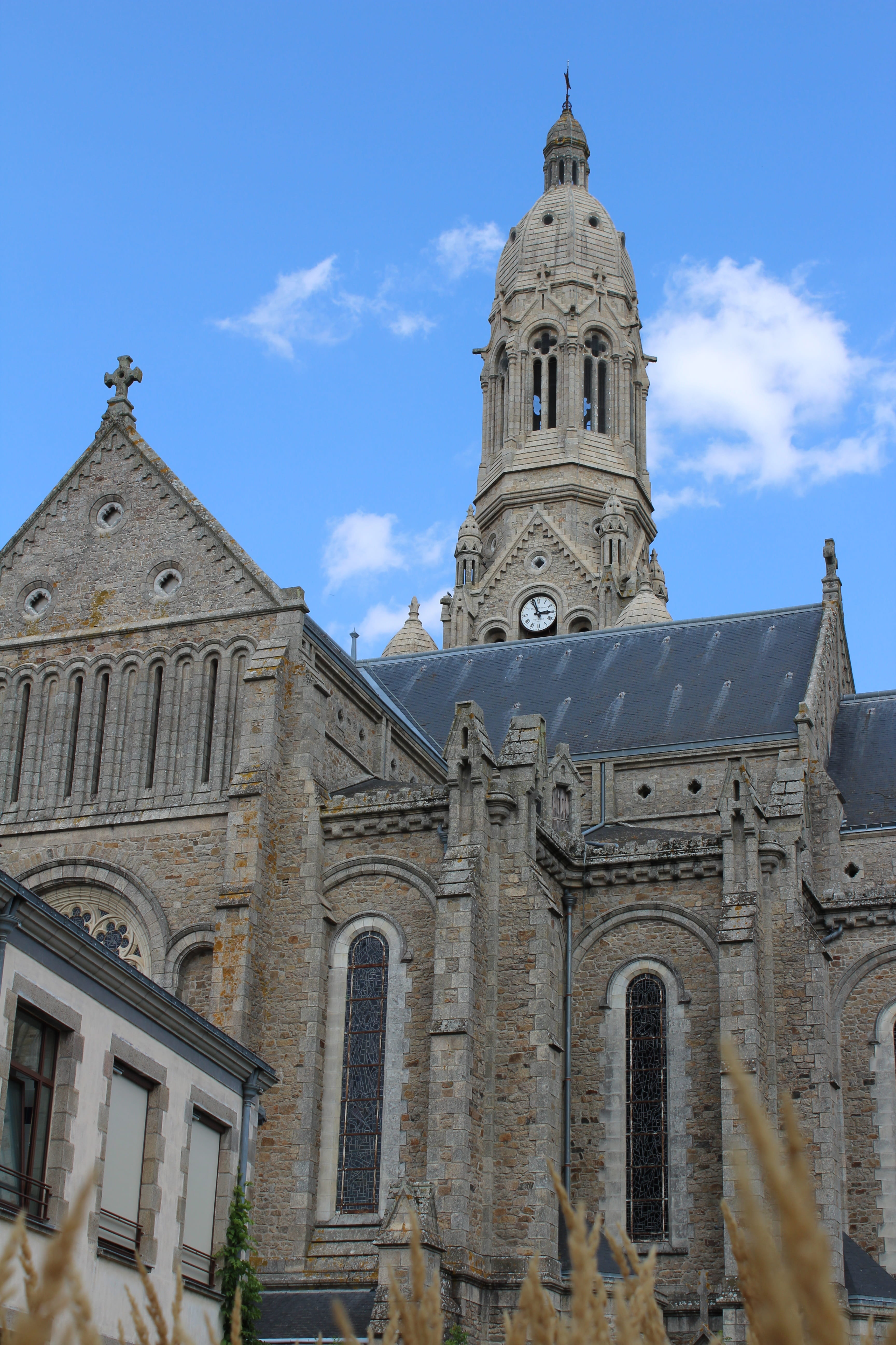 architecture, europe, day, history, belief, place of worship, spire, built structure, cloud - sky, construction, blue, catholic, saint-laurent-sur-sèvre, Phone HD Wallpaper