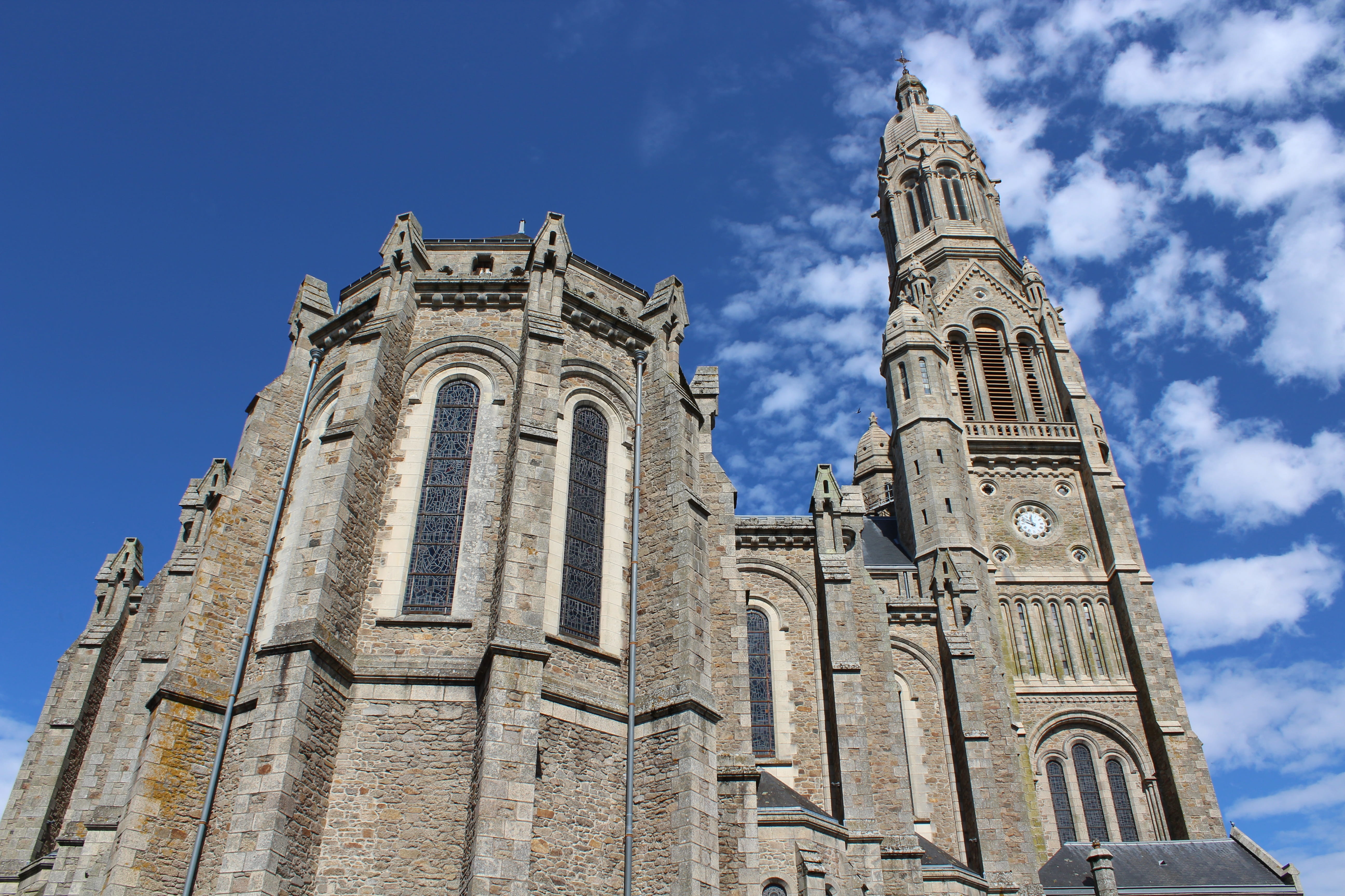 building exterior, building, tower, saint-laurent-sur-sèvre, spirituality, nature, gothic style, outdoors, belief, place of worship, architecture, church, HD Wallpaper