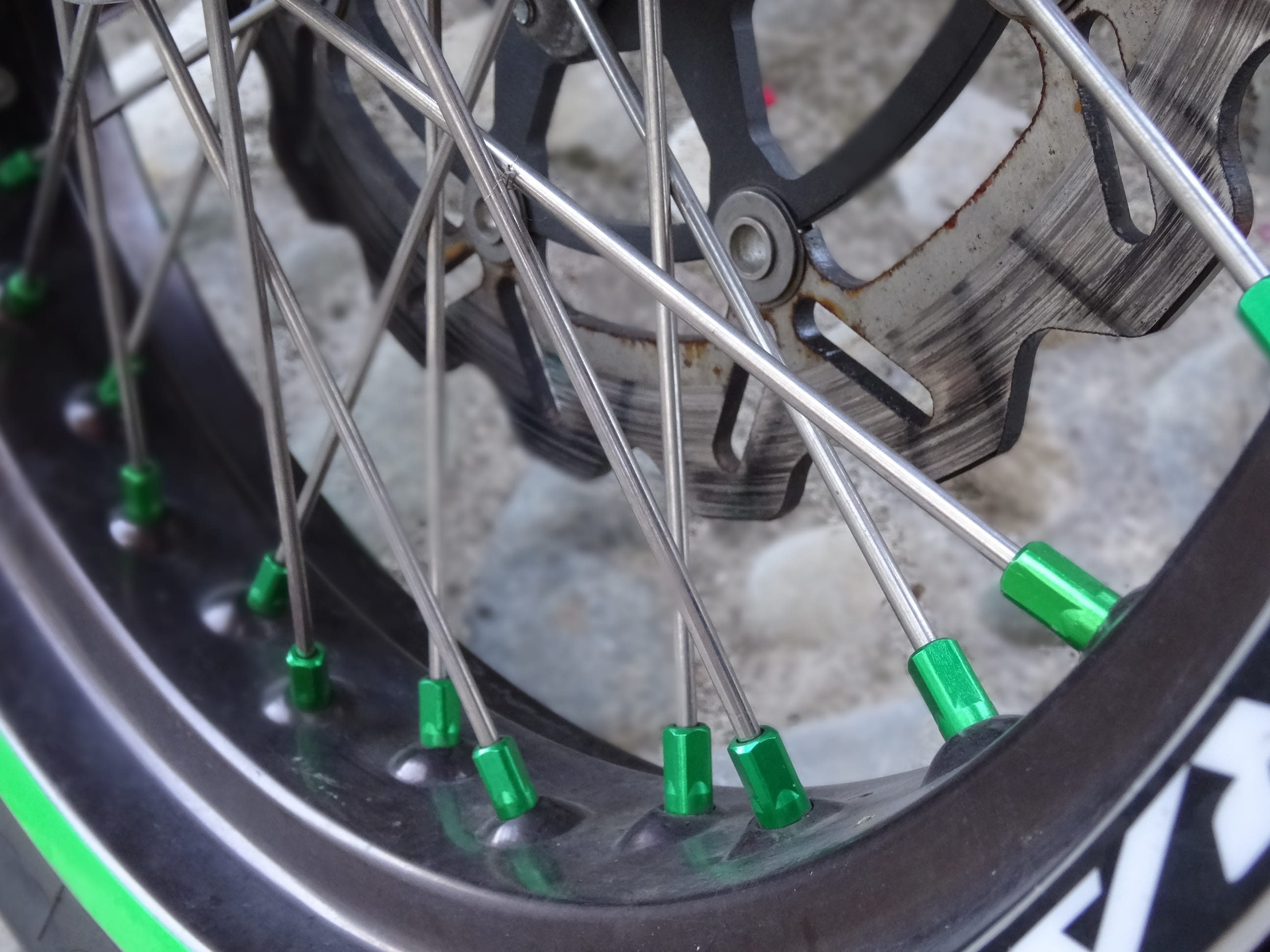 industry, travel, metal, Spokes, two wheeled vehicle, spoke, race, vehicle part, cross, wheel, green, close-up, closeup, green color, Motorcycle, disc, HD Wallpaper