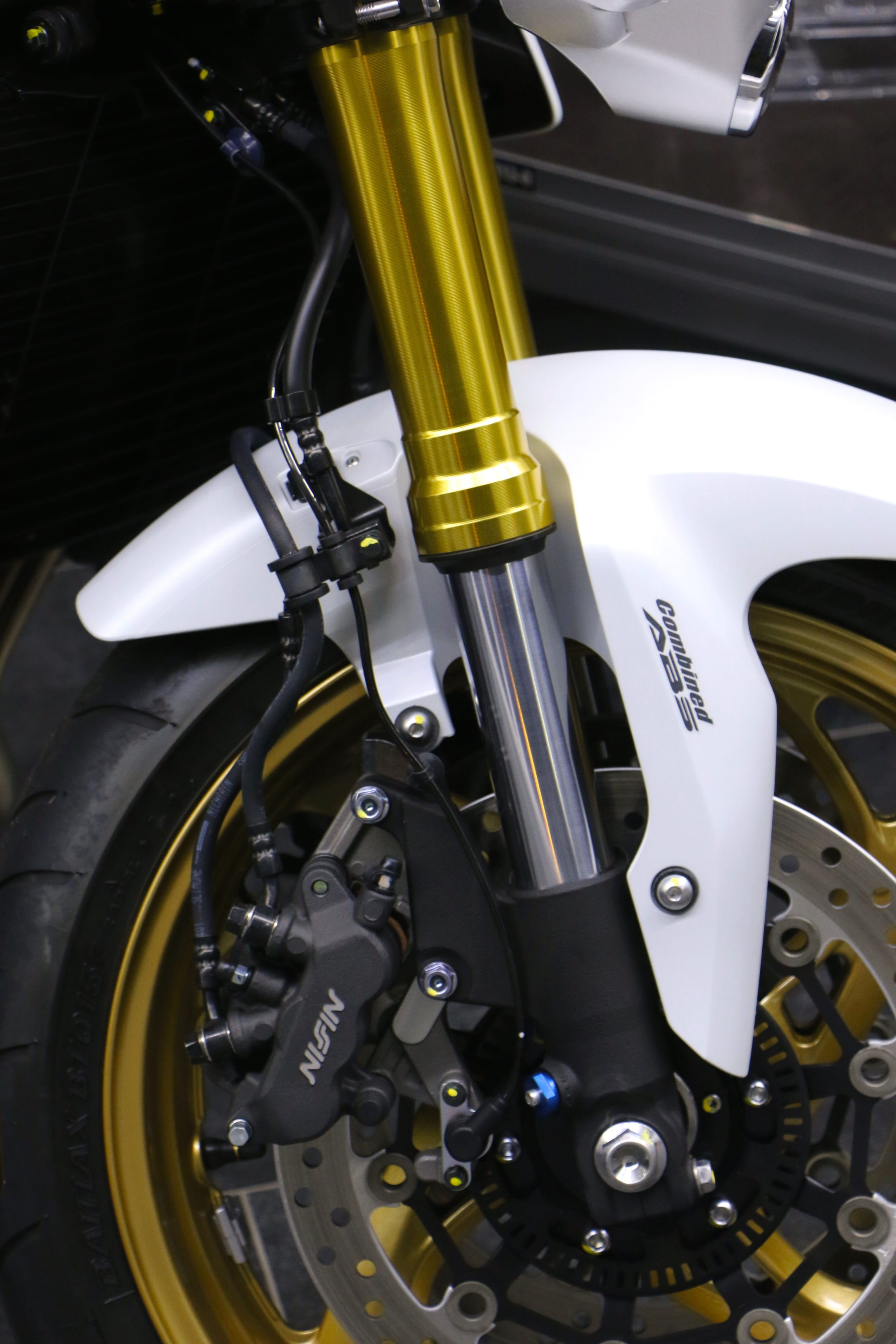 metal, motor vehicle, Technology, no people, car, stationary, transportation, fork, fuel and power generation, gasoline, indoors, machinery, front wheel, Phone HD Wallpaper