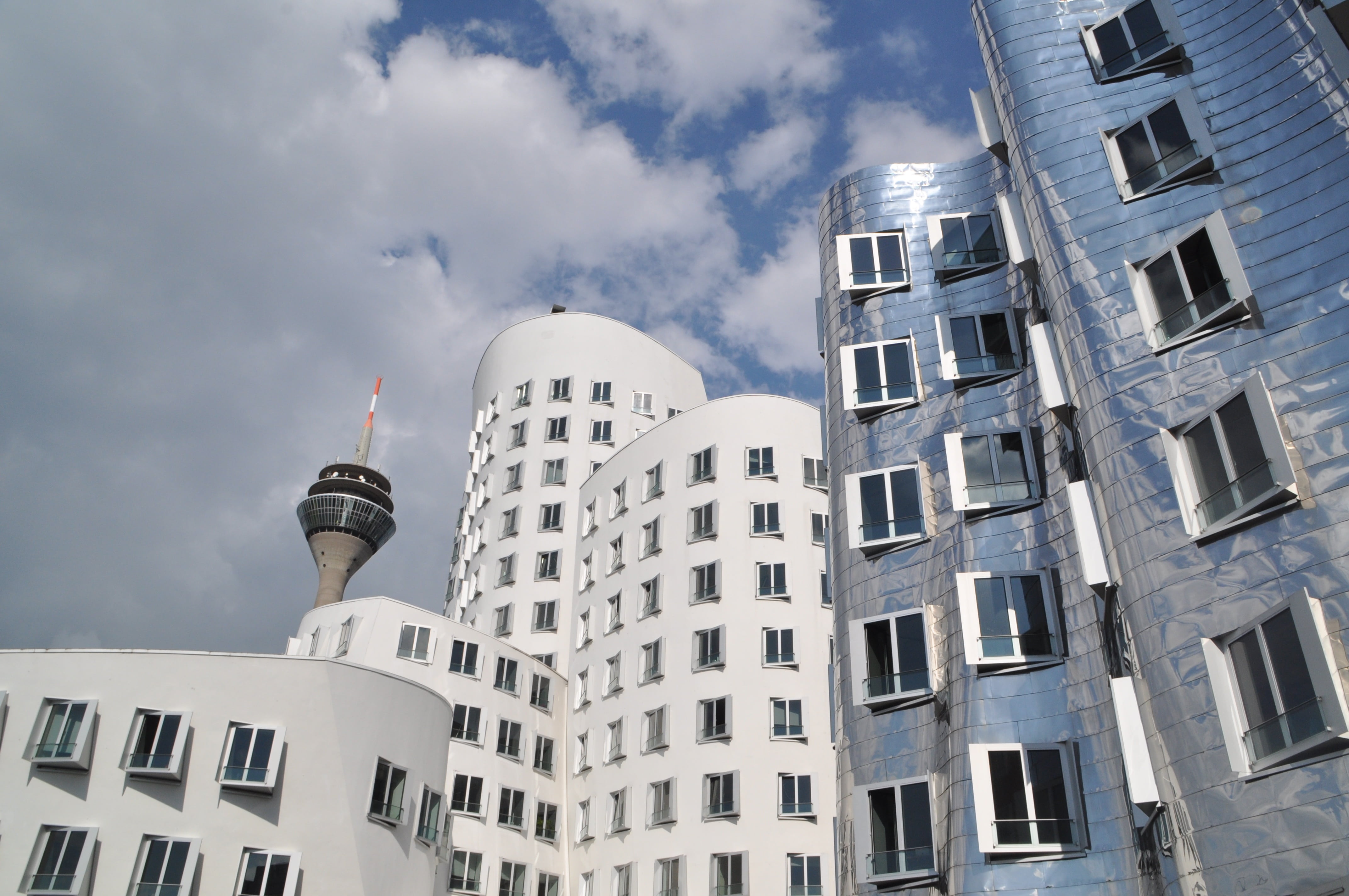 gehry, tall - high, building exterior, no people, düsseldorf, built structure, tourism, modern, nature, city, facade, travel destinations, modern architecture, HD Wallpaper