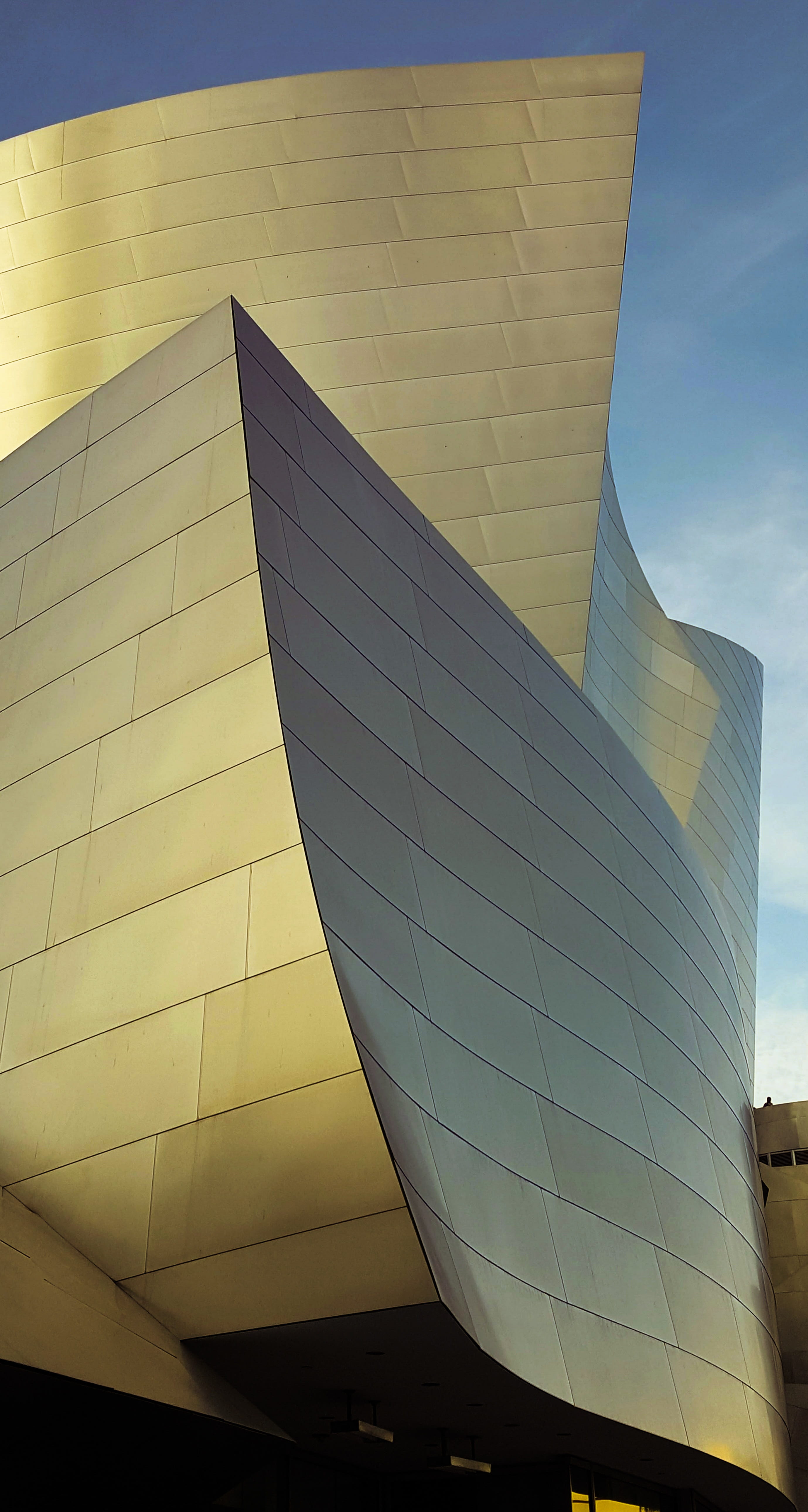 mode of transportation, modern, geometric, outdoors, sunlight, architecture, design, city, stainless steel, sky, low angle view, frank gehry, travel, walt disney concert hall, Phone HD Wallpaper