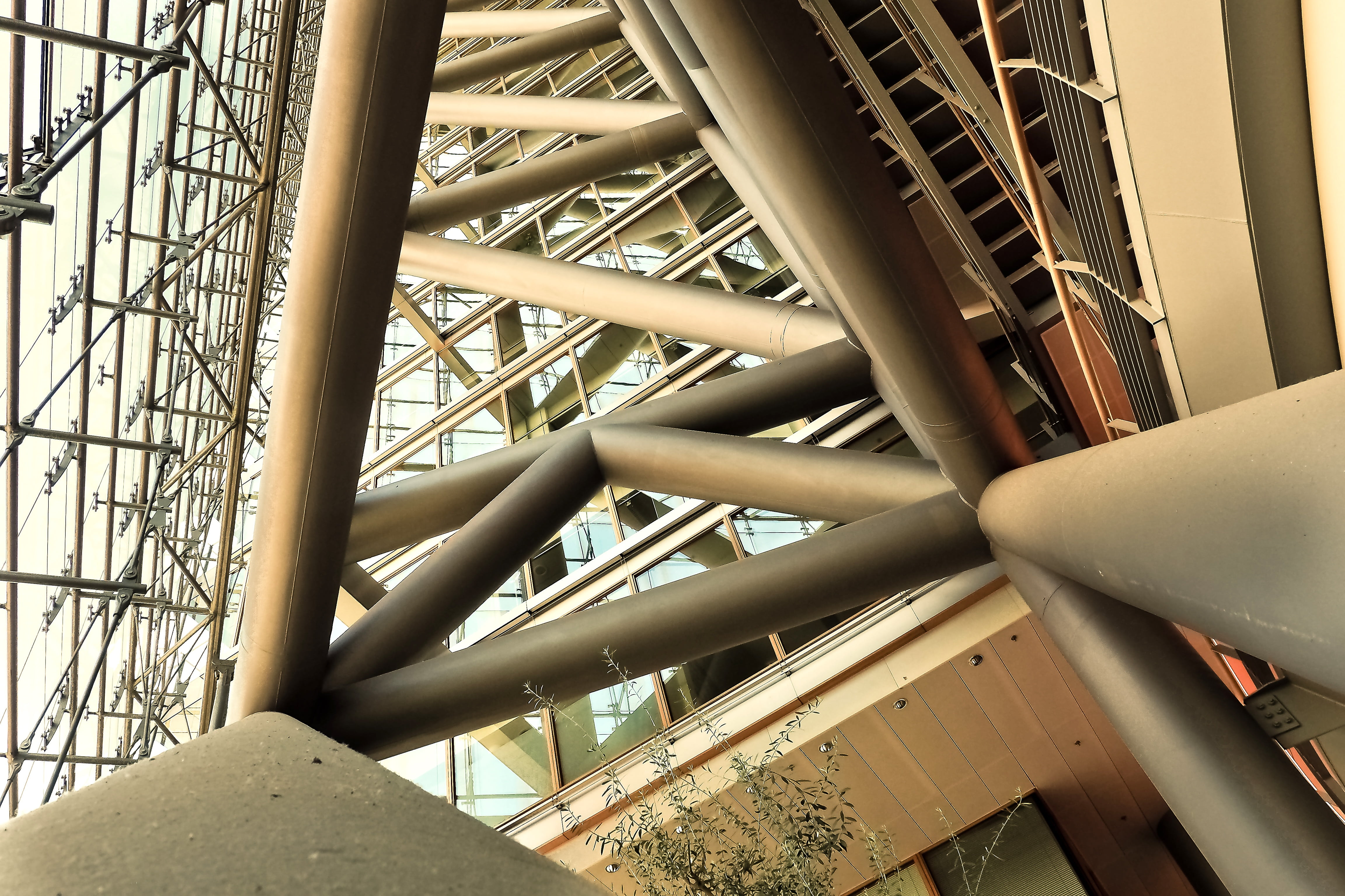 alloy, pattern, urban, floors, perspective, modern, day, interior, industry, steel, modern architecture, metal, connection, modern building, building, staircase, HD Wallpaper