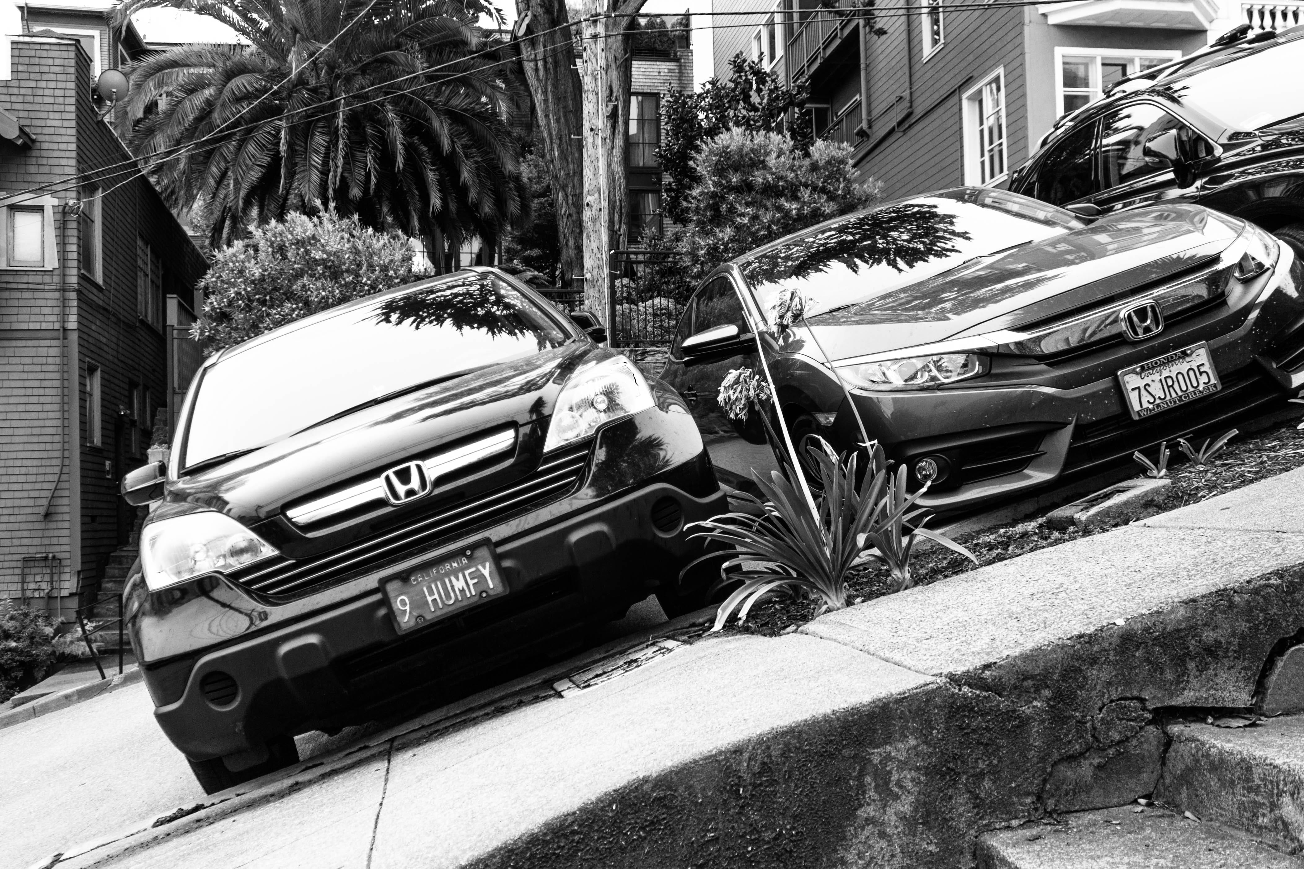 architecture, oblique, road, spoke, machine, street, vehicle, coupe, ruined, retro styled, stationary, built structure, arecaceae, day, sedan, sunlight, HD Wallpaper