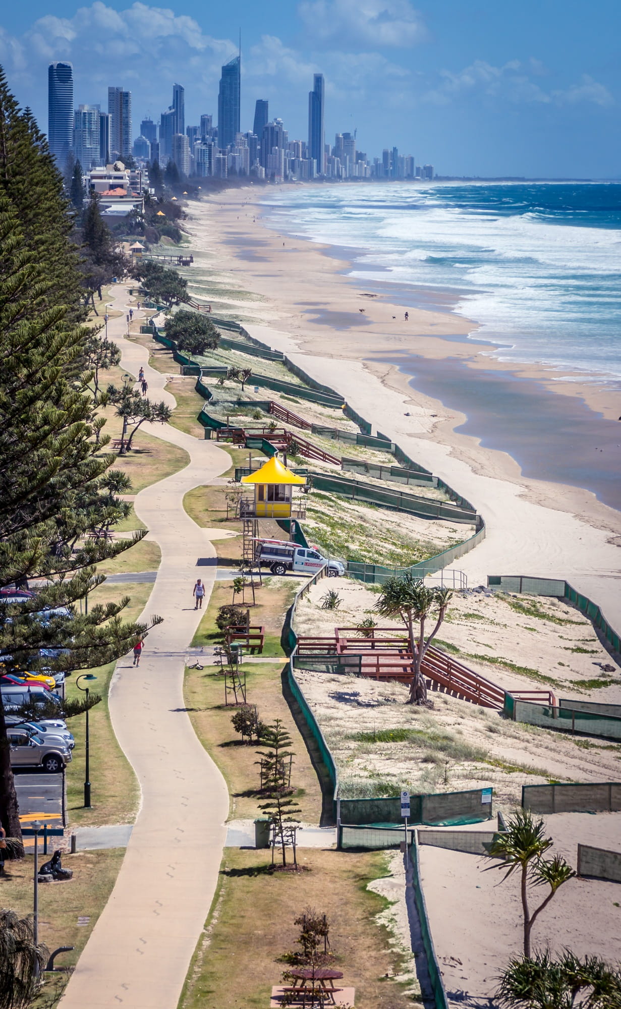 1080P, architecture, sky, outdoor, queensland, building exterior, water, tower, sea, modern, coast, residential, sport, day, Beach, Skyline, tree, landscape, Phone HD Wallpaper