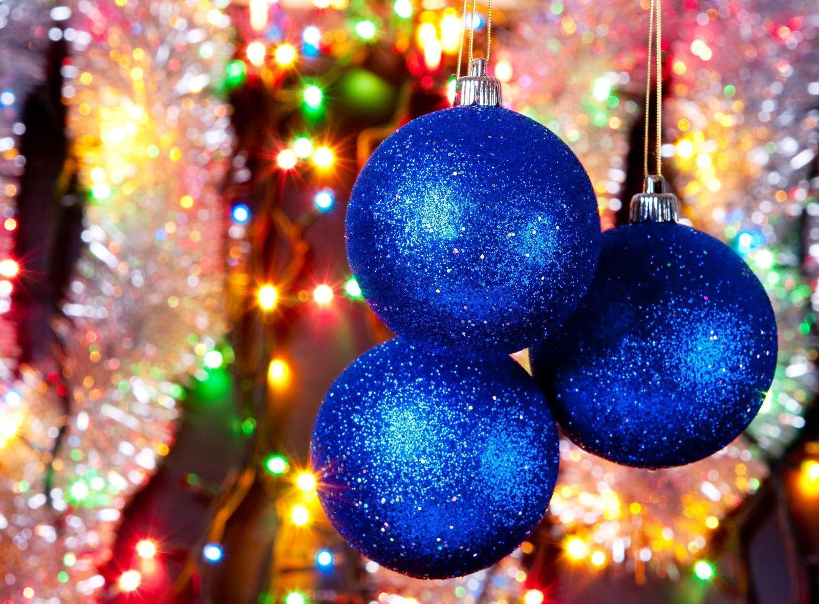 christmas decorations, attributes, holiday, tinsel, 720P, garlands, new, decorations, christmas, year, new year, HD Wallpaper