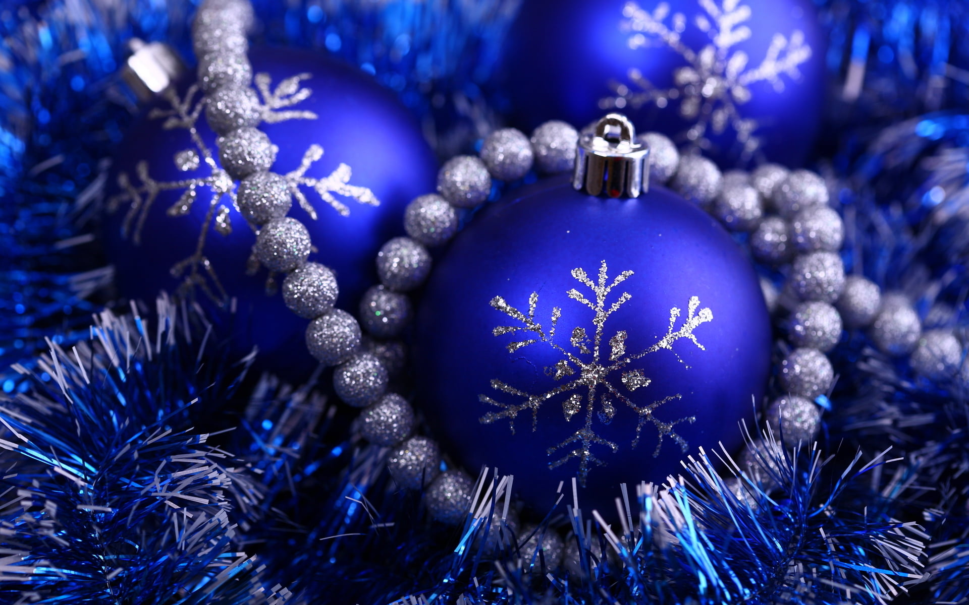 1080P, backgrounds, no People, copy Space, close-up, christmas Ornament, sphere, celebration, purple, silver, winter, snow, silver Colored, christmas, HD Wallpaper