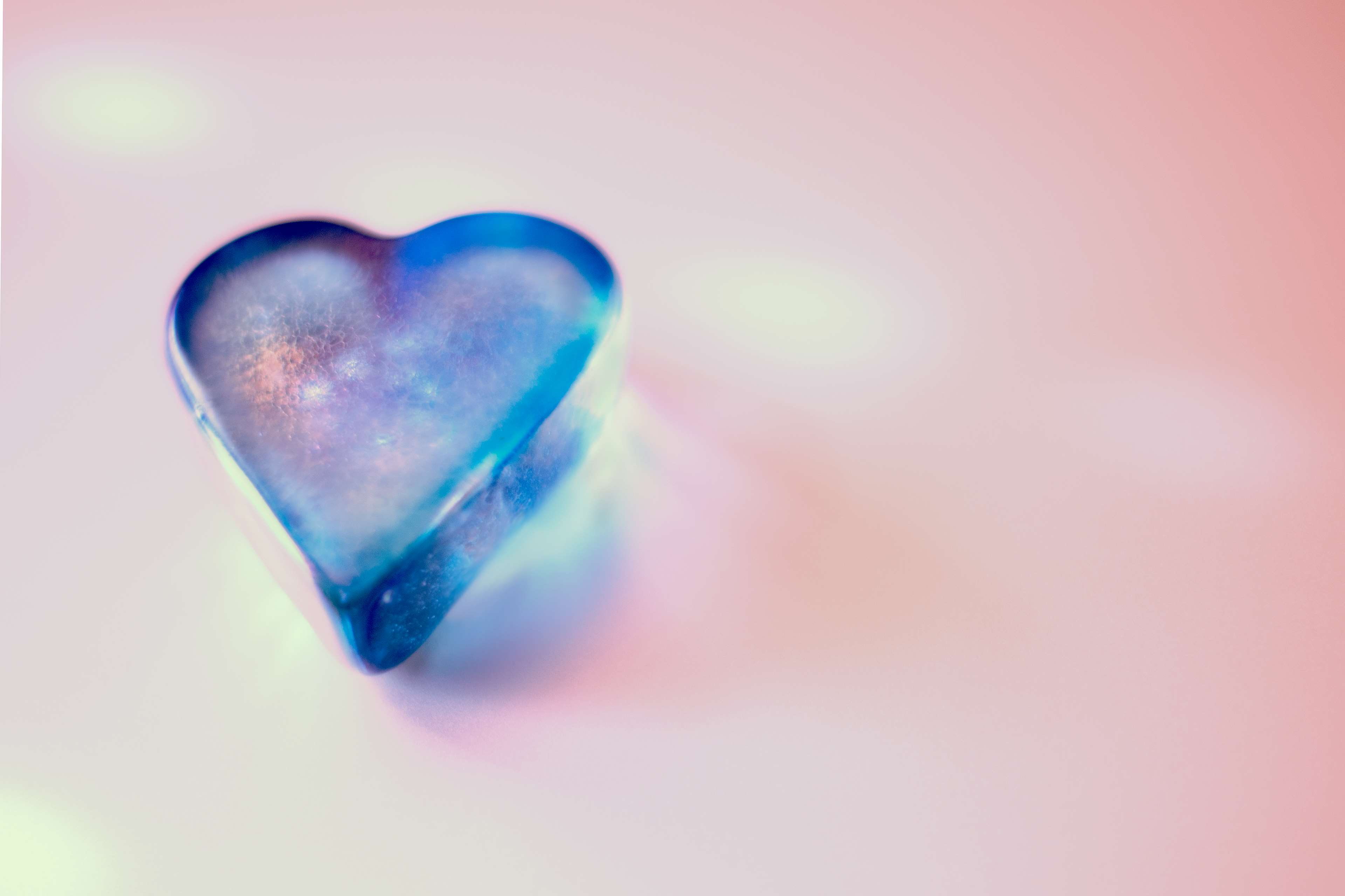selective focus, colored background, close-up, indoors, valentines day - holiday, shining, studio shot, design, close up, purple, shape, pink, multi colored, HD Wallpaper