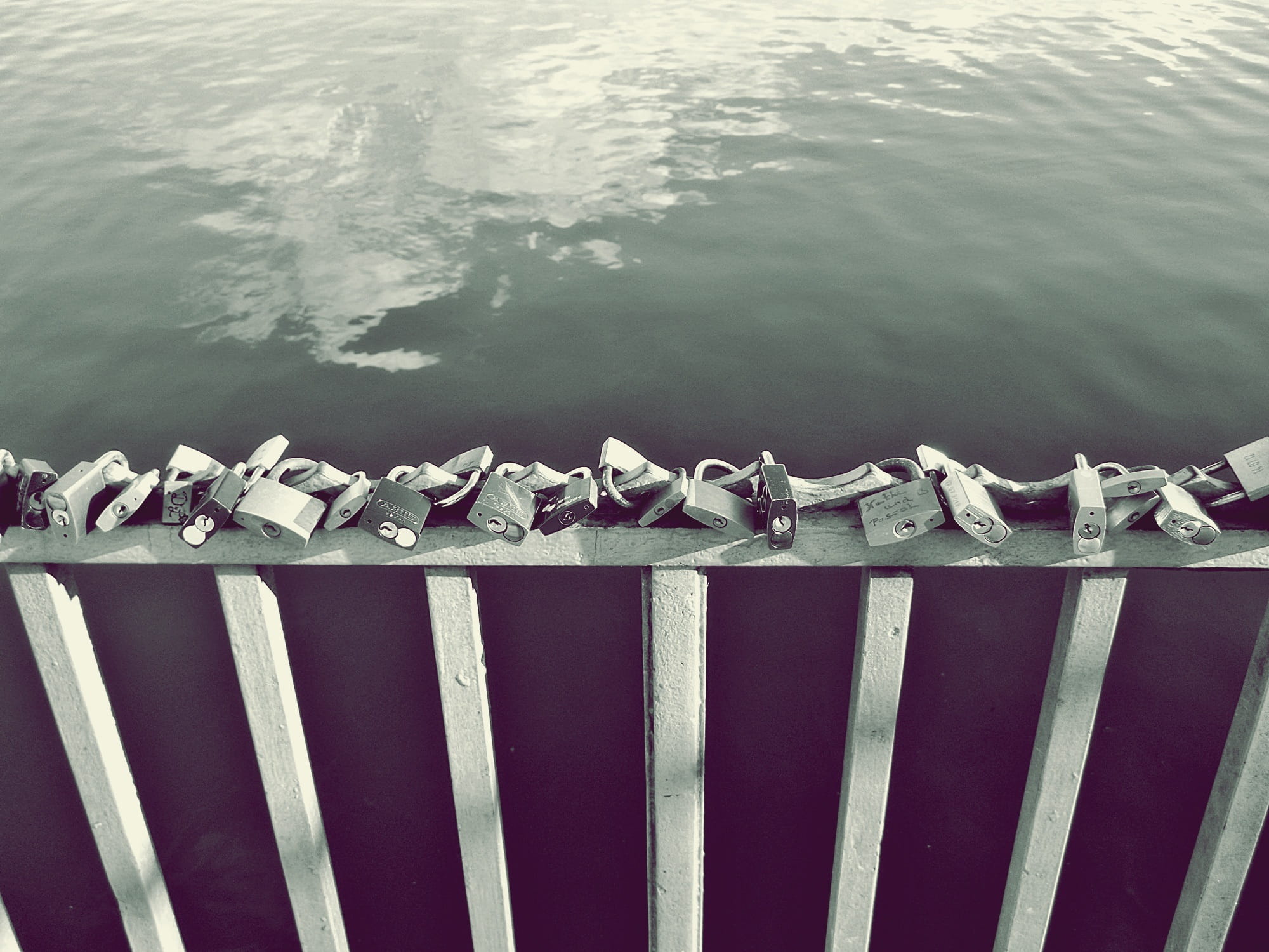 fence, padlocks, heart, lockable, capping, promise, in a row, protection, symbol, love castle, locks to, day, 1080P, side by side, padlock, security, love locks, HD Wallpaper