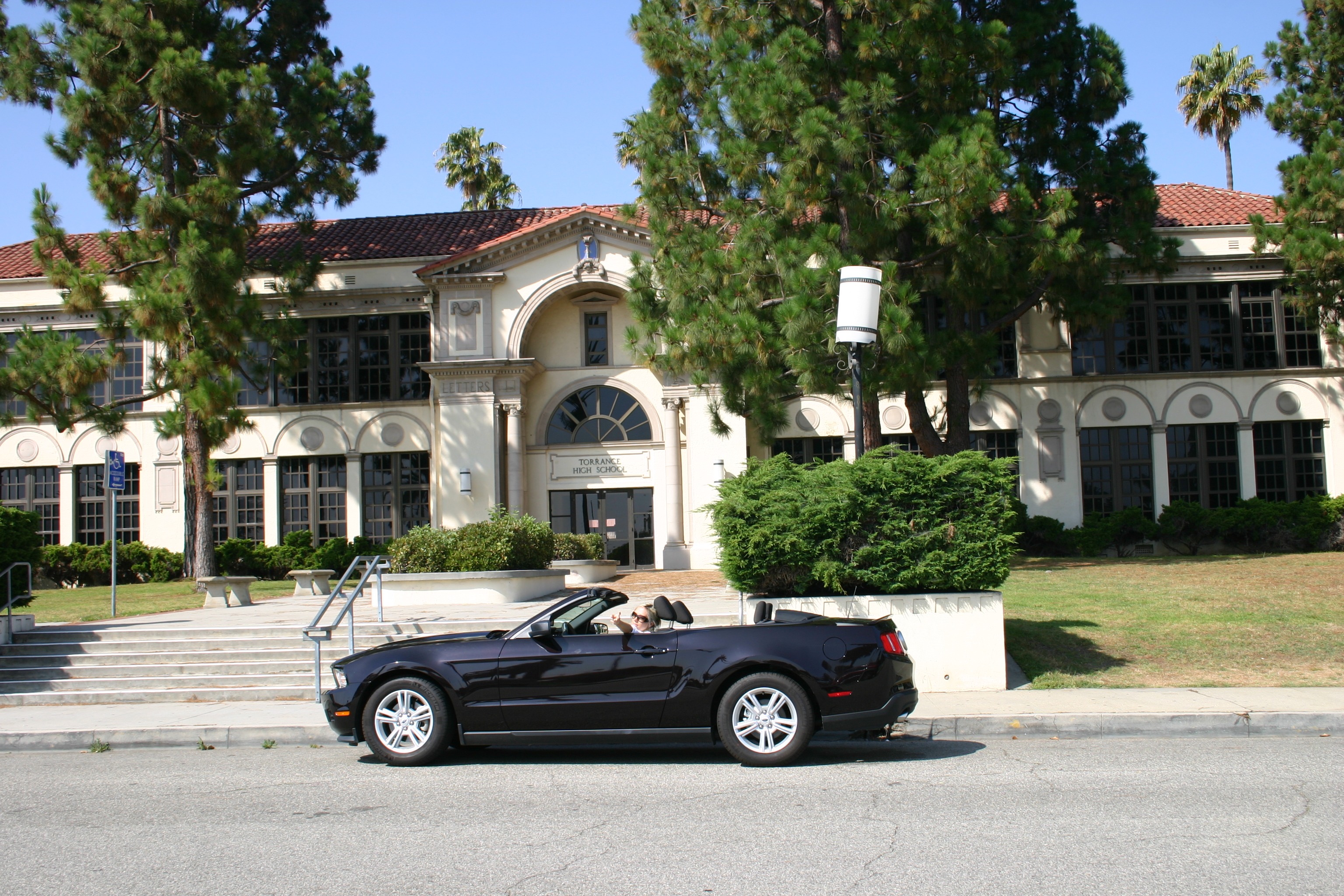 no people, transportation, street, building, architecture, film, road, land vehicle, luxury, los angeles, convertible, series, tree, empire, luxury car, HD Wallpaper