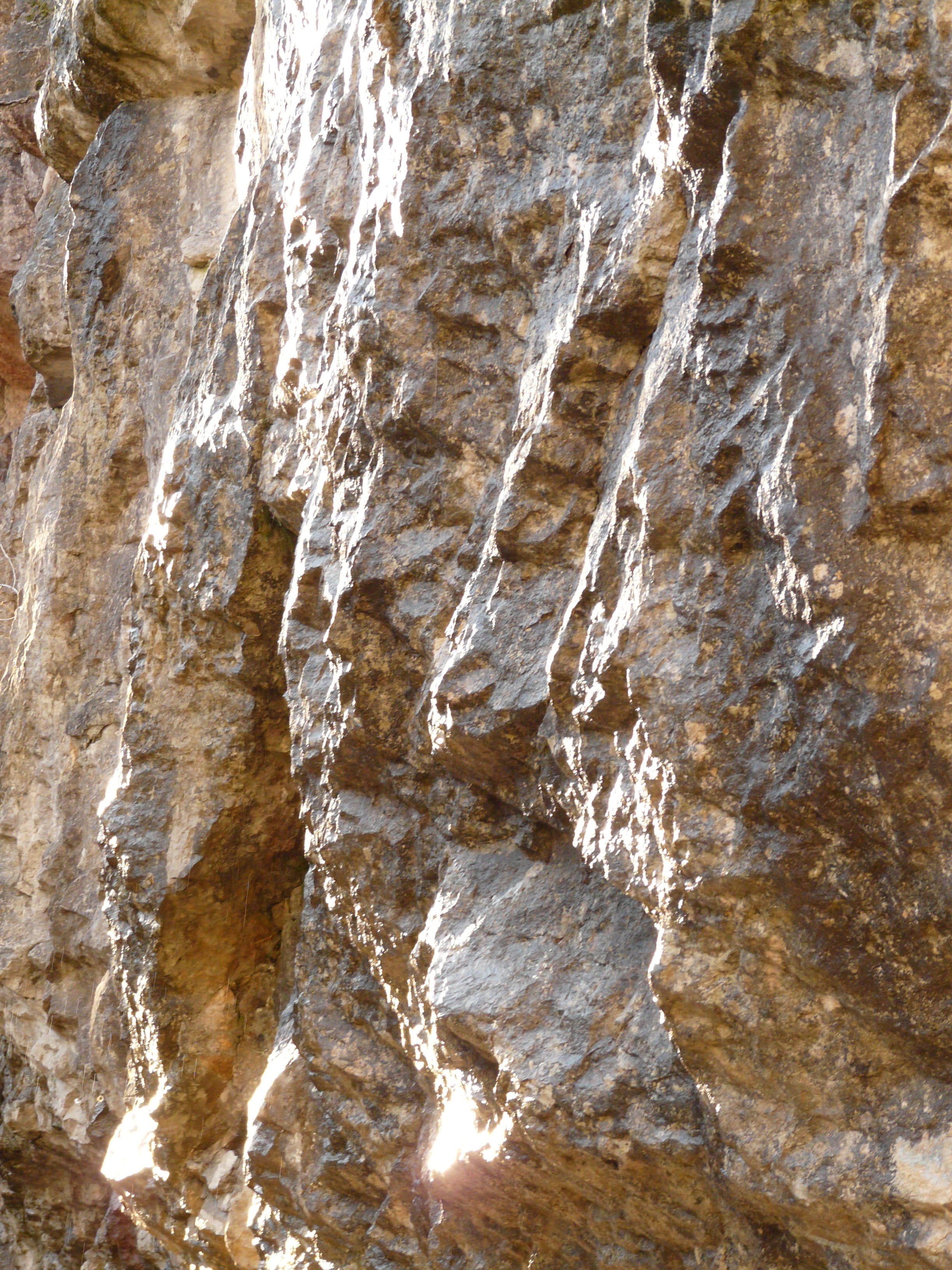 solid, wet, sparkle, non-urban scene, built structure, low angle view, architecture, pattern, full frame, day, rock, outdoors, beauty in nature, stone, Phone HD Wallpaper