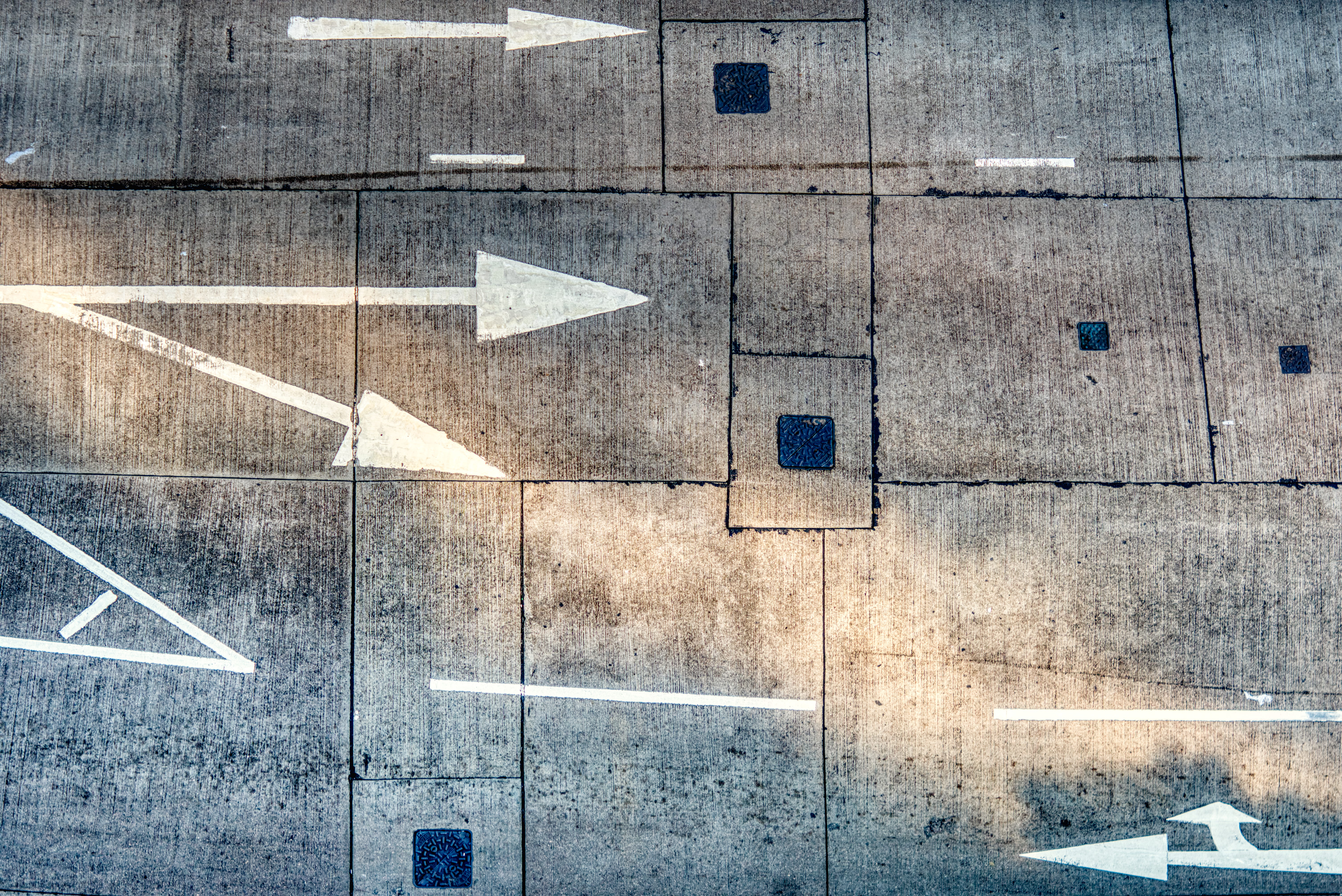 sports car, arrow symbol, plywood, wood, aerial, rug, wall - building feature, full frame, symbol, tarmac, asphalt, city, built structure, outdoors, shape, HD Wallpaper
