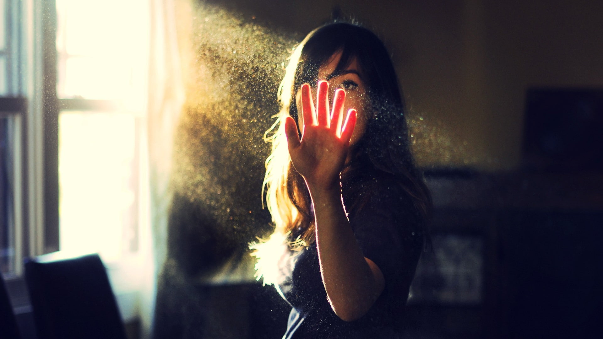 lights, summer, women, 1080P, hands, dust, sunlight, window, portrait, sun rays, sunbeams, HD Wallpaper