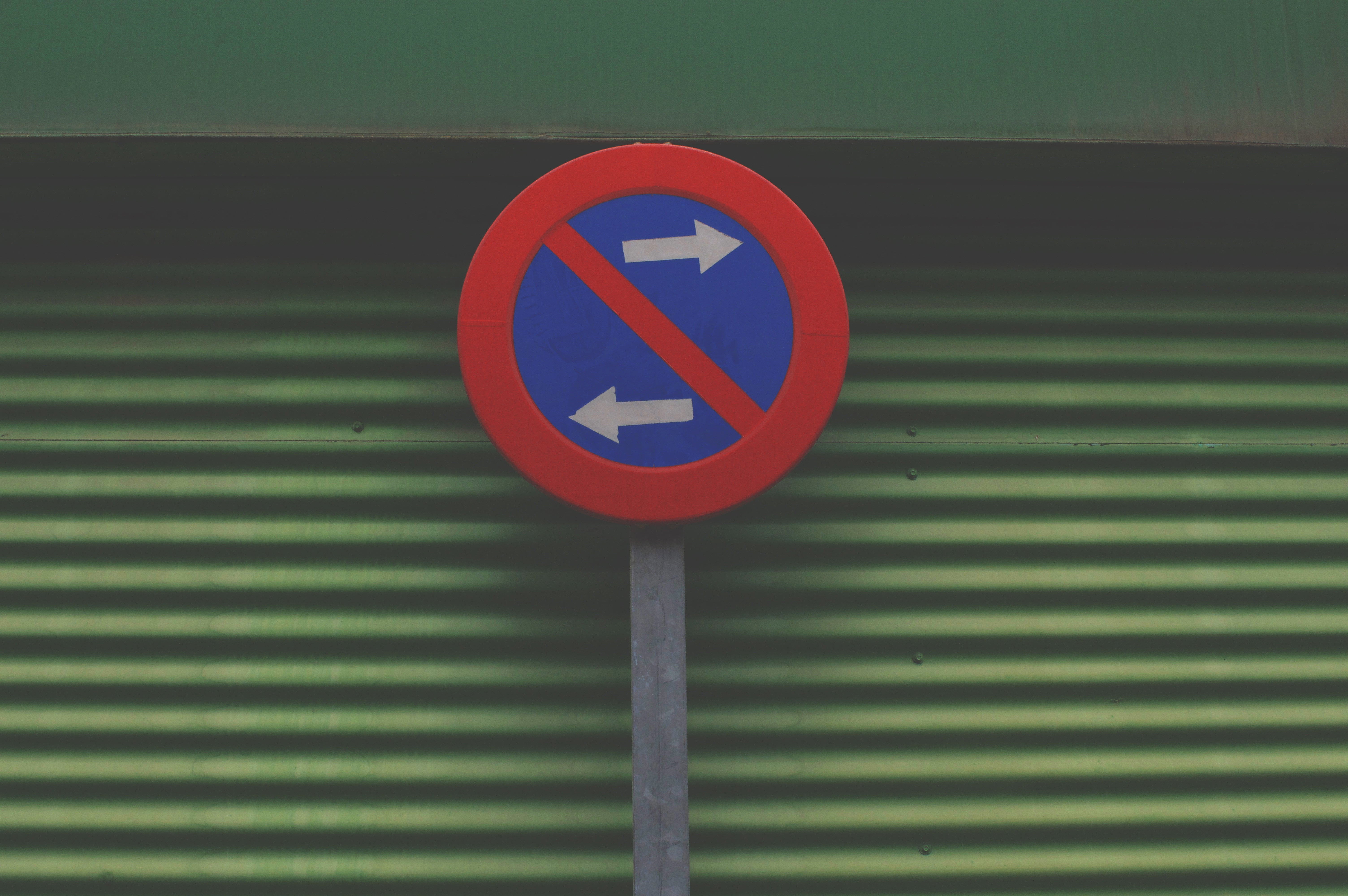 guidance, corrugated iron, direction, wall - building feature, signage, round, iron, communication, outdoors, road sign, index, blue, warning sign, shape, HD Wallpaper