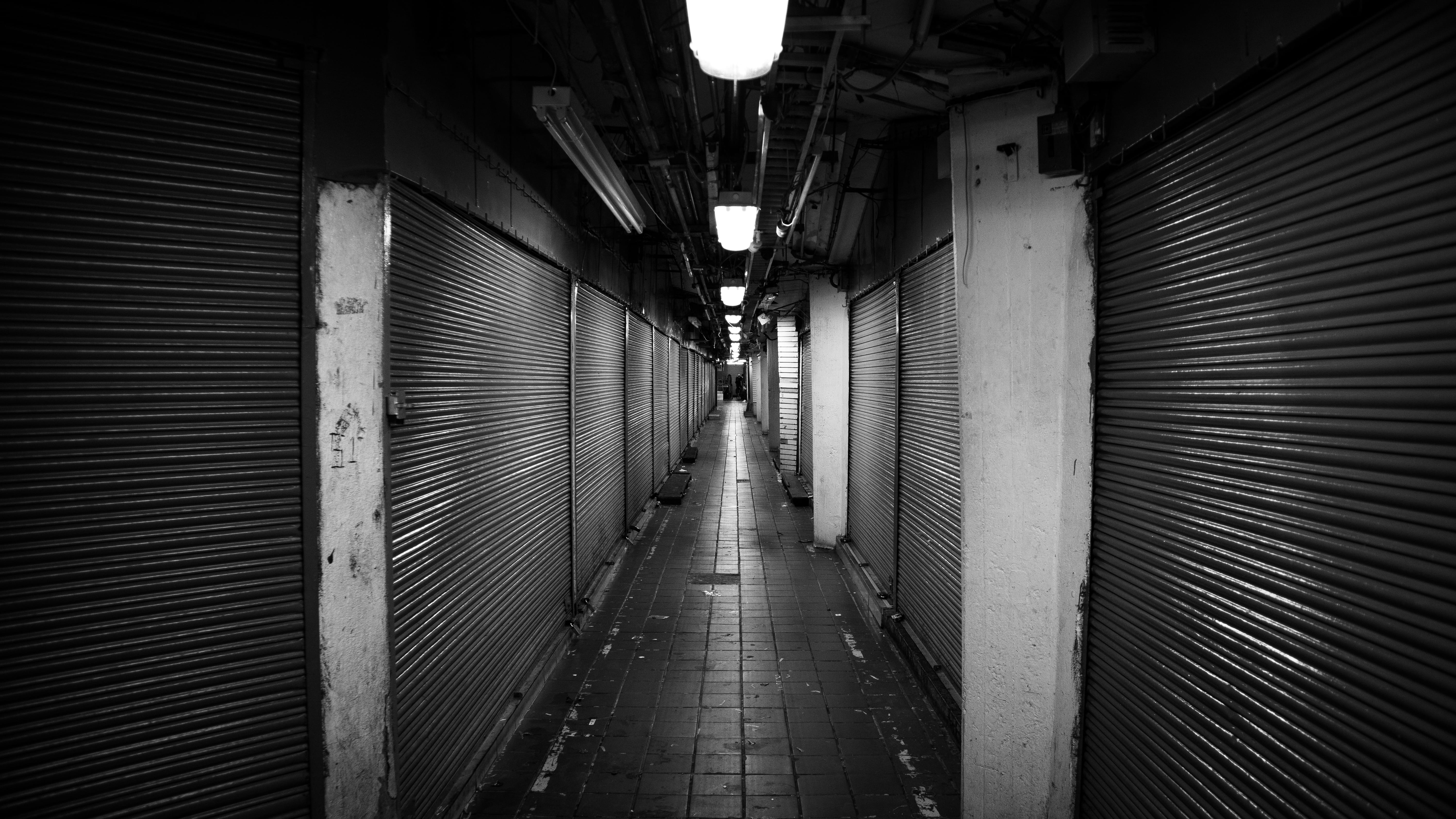 path, indoors, alley, alleyway, guadalajara, town, urban, iron, the way forward, lighting equipment, wall, night, building, prison, market, fluorescent light, HD Wallpaper
