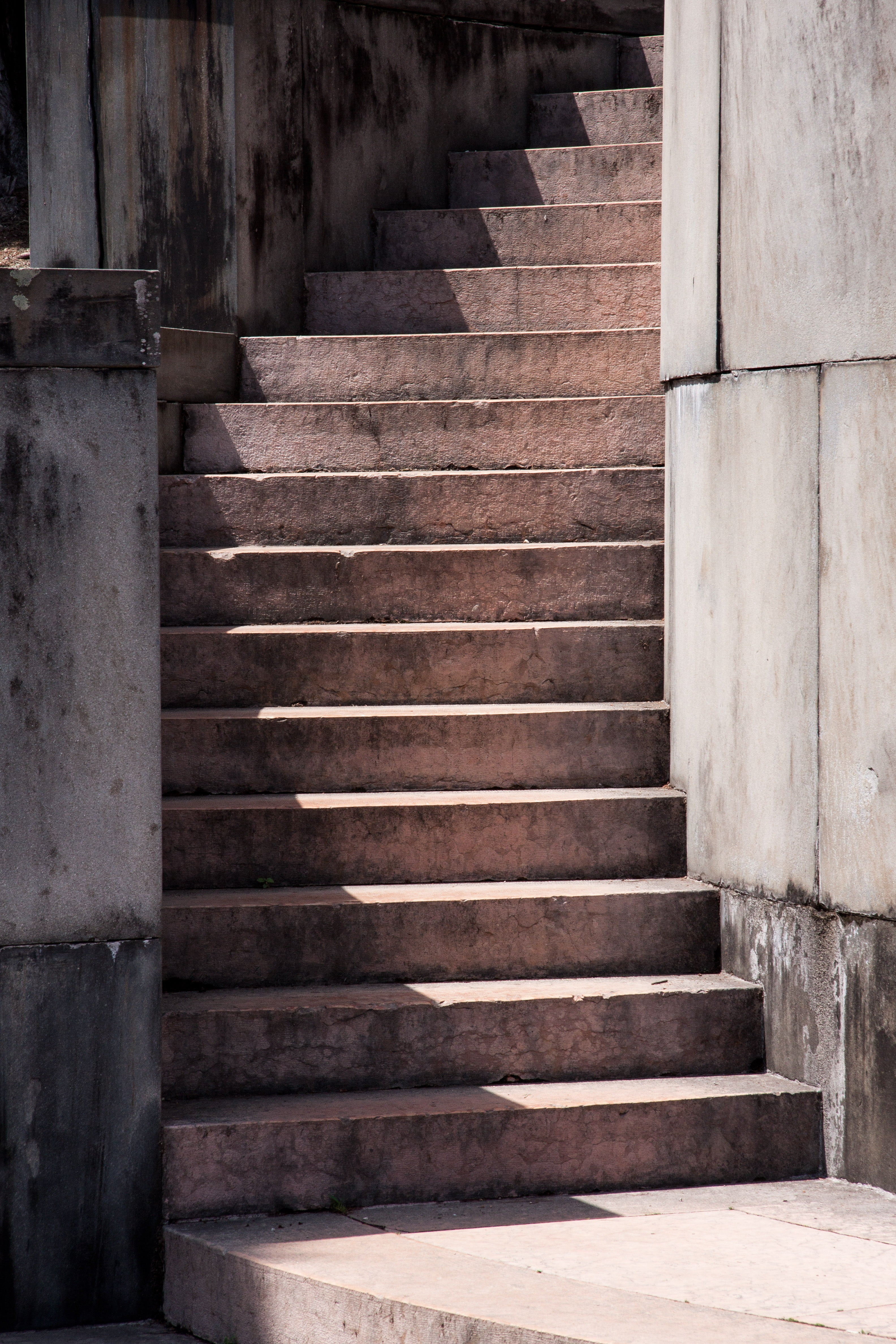 old, built structure, empty, building, building exterior, gift, to gabriele dannunzio, 4K, stairs, cruiser, day, staircase, pattern, wall - building feature, Phone HD Wallpaper