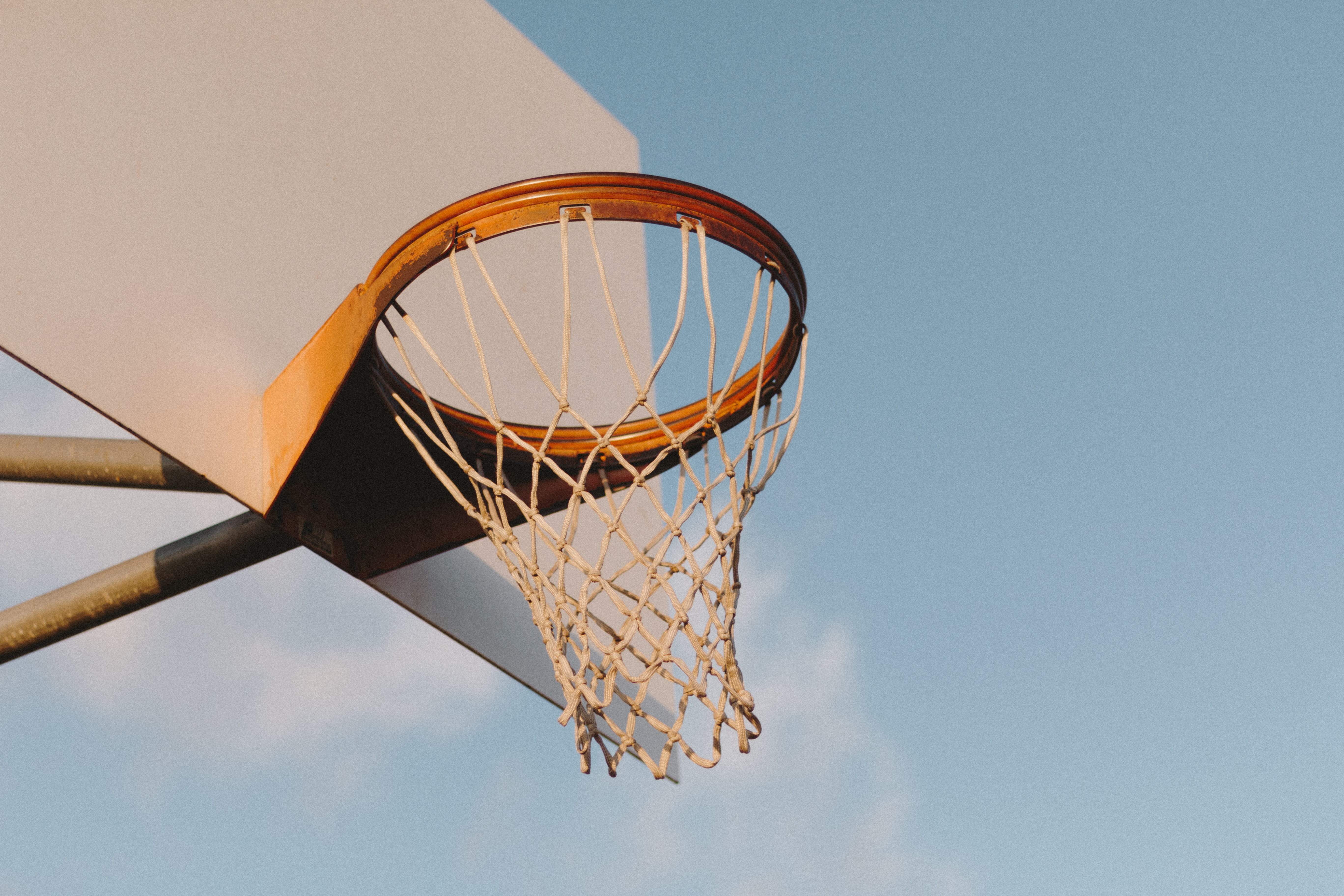low, directly below, photography, day, system, leisure activity, 5K, basketball hoop, net, hoop, white, scoring, ball, angle, outdoor, court, nature, outdoors, HD Wallpaper