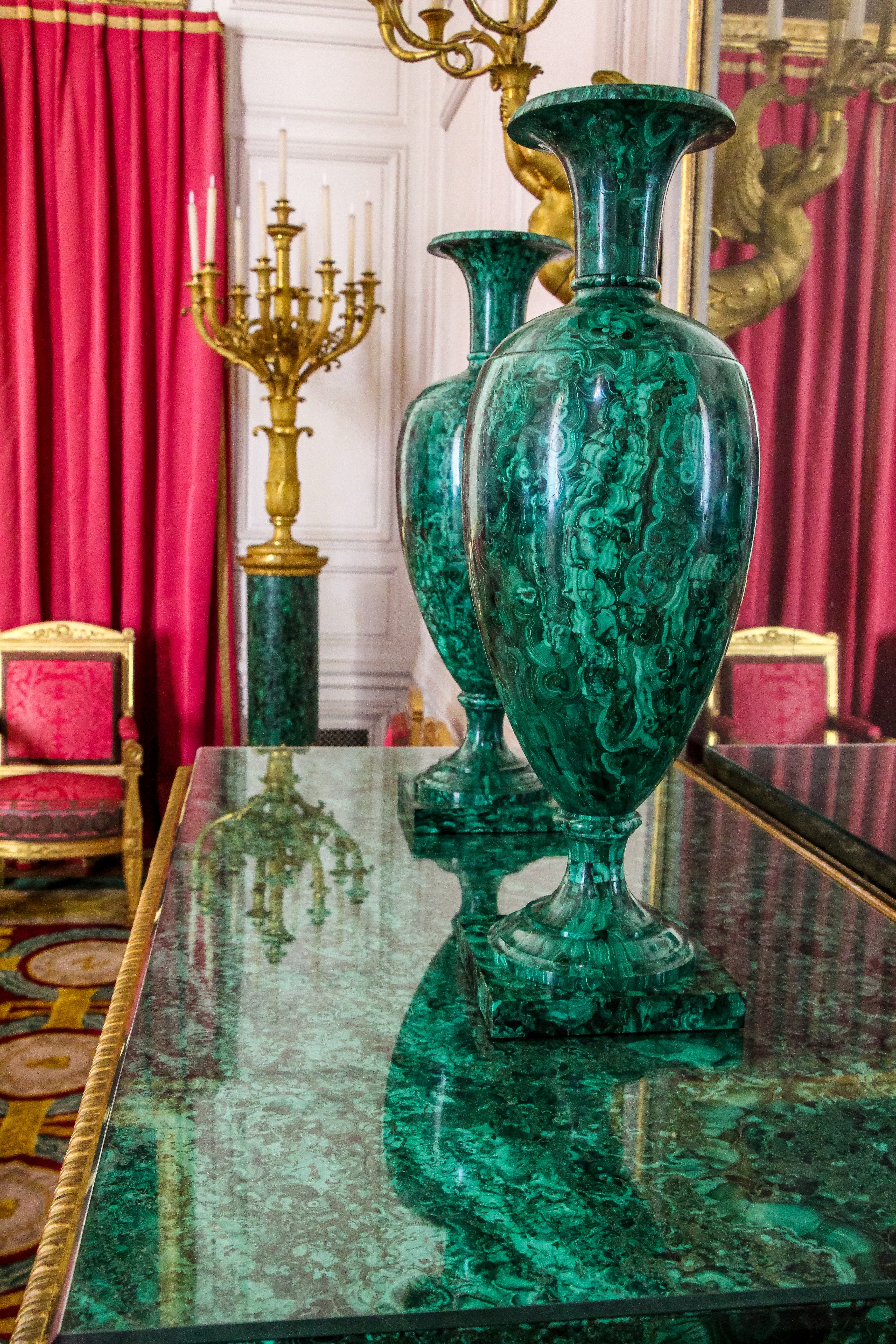 former, seat, glass, built structure, malachite, france, table, the past, person, 5K, travel, interior, day, indoors, decoration, lighting equipment, old, Phone HD Wallpaper