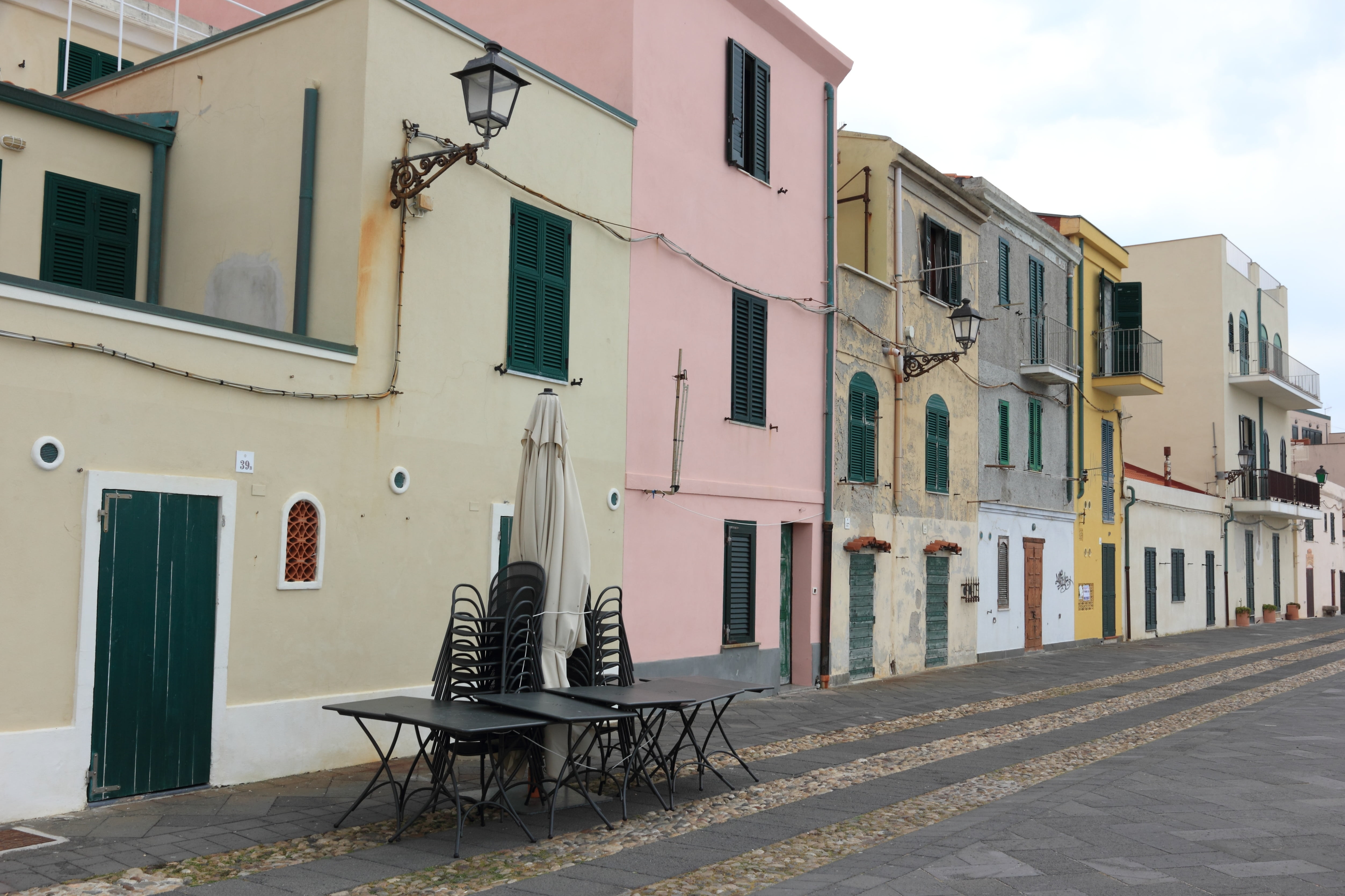 no people, italy, residential district, absence, nature, transportation, houses, road, town, colors, tourism, architecture, day, outdoors, street, window, HD Wallpaper