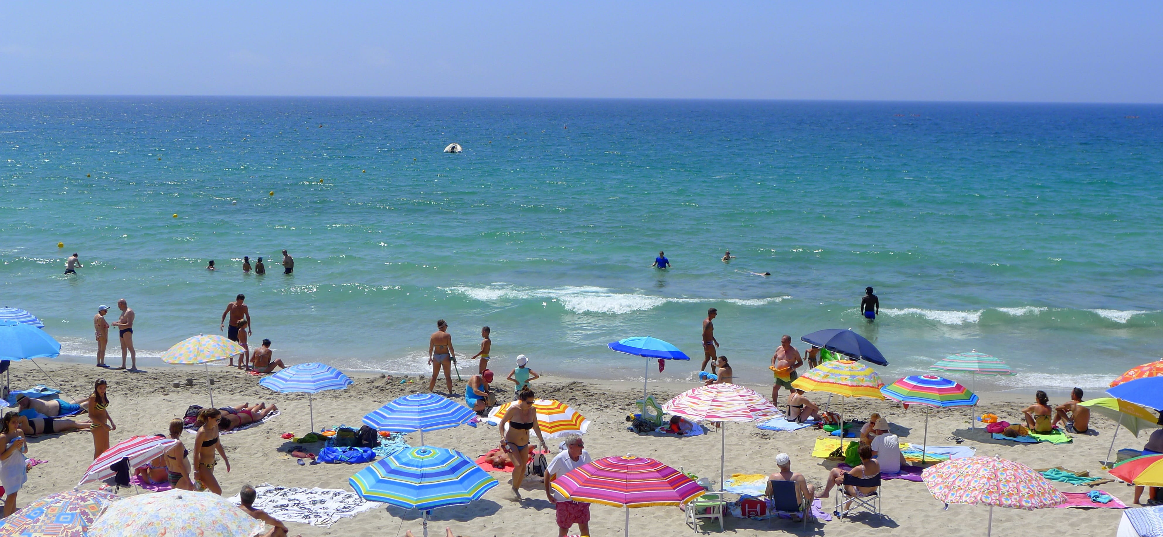 swimming, Mediterranean, Alghero, 4K, seaside, group of people, italy, Summer, tourist, horizon over water, crowd, Beach, water, sea, trip, nature, land, HD Wallpaper