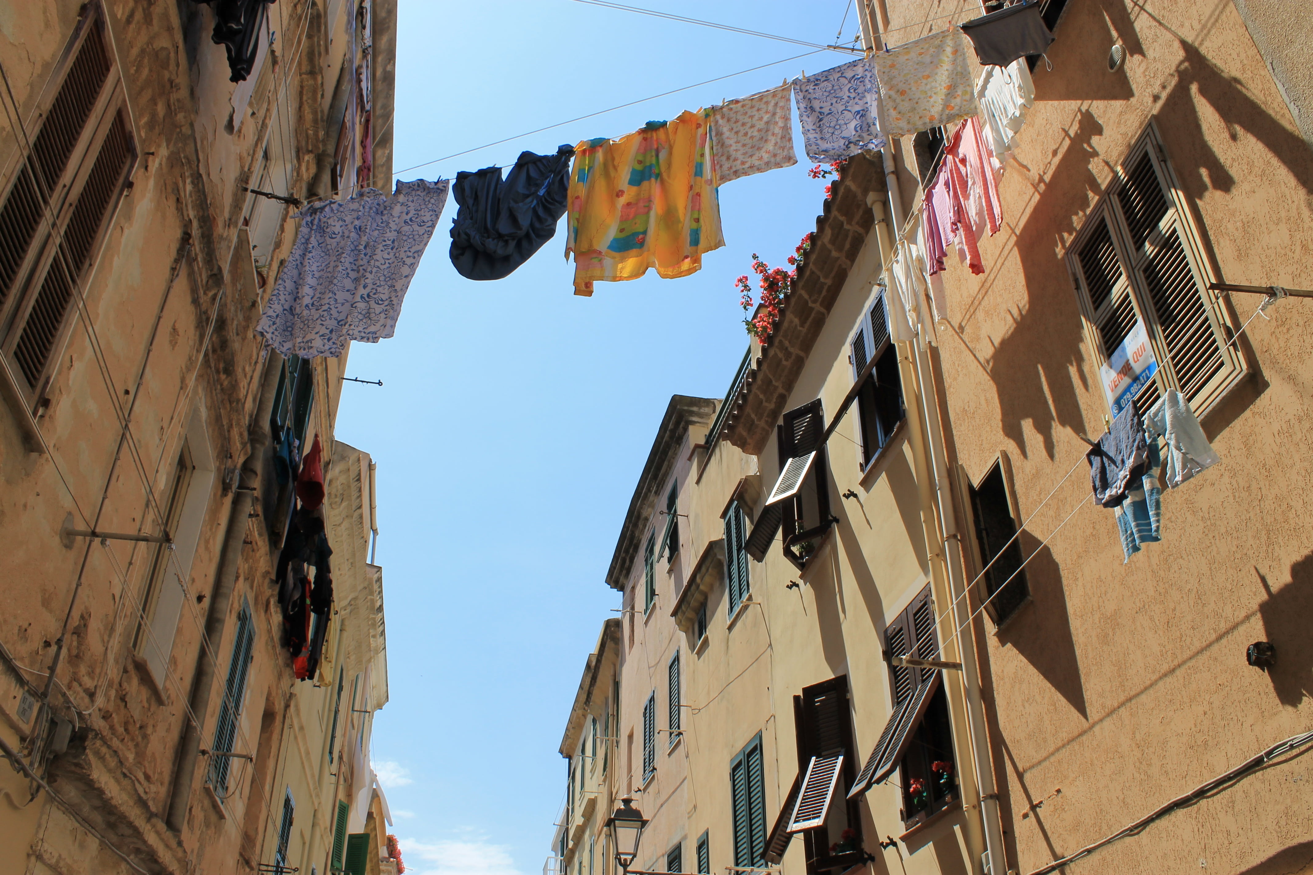 building, town, society, window, tree, no people, outdoors, italy, low angle view, architecture, alghero, apartment, 4K, house, washing, cloud, brick, HD Wallpaper