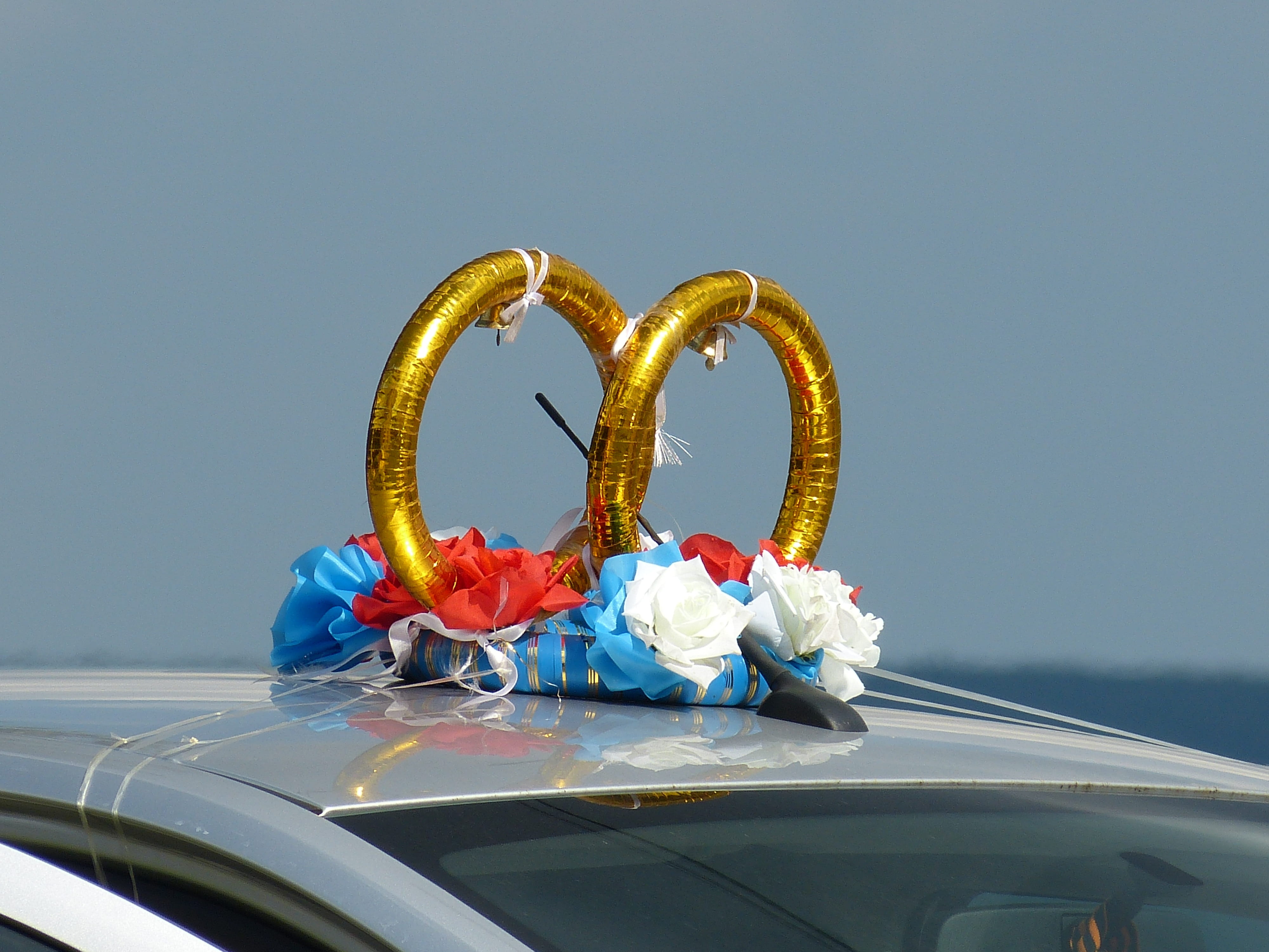 wedding car, russia, 4K, transportation, love, indoors, studio shot, Car, sunny, golden, sea, before, nature, blue, day, luxury, Wedding, Ring, still life, HD Wallpaper