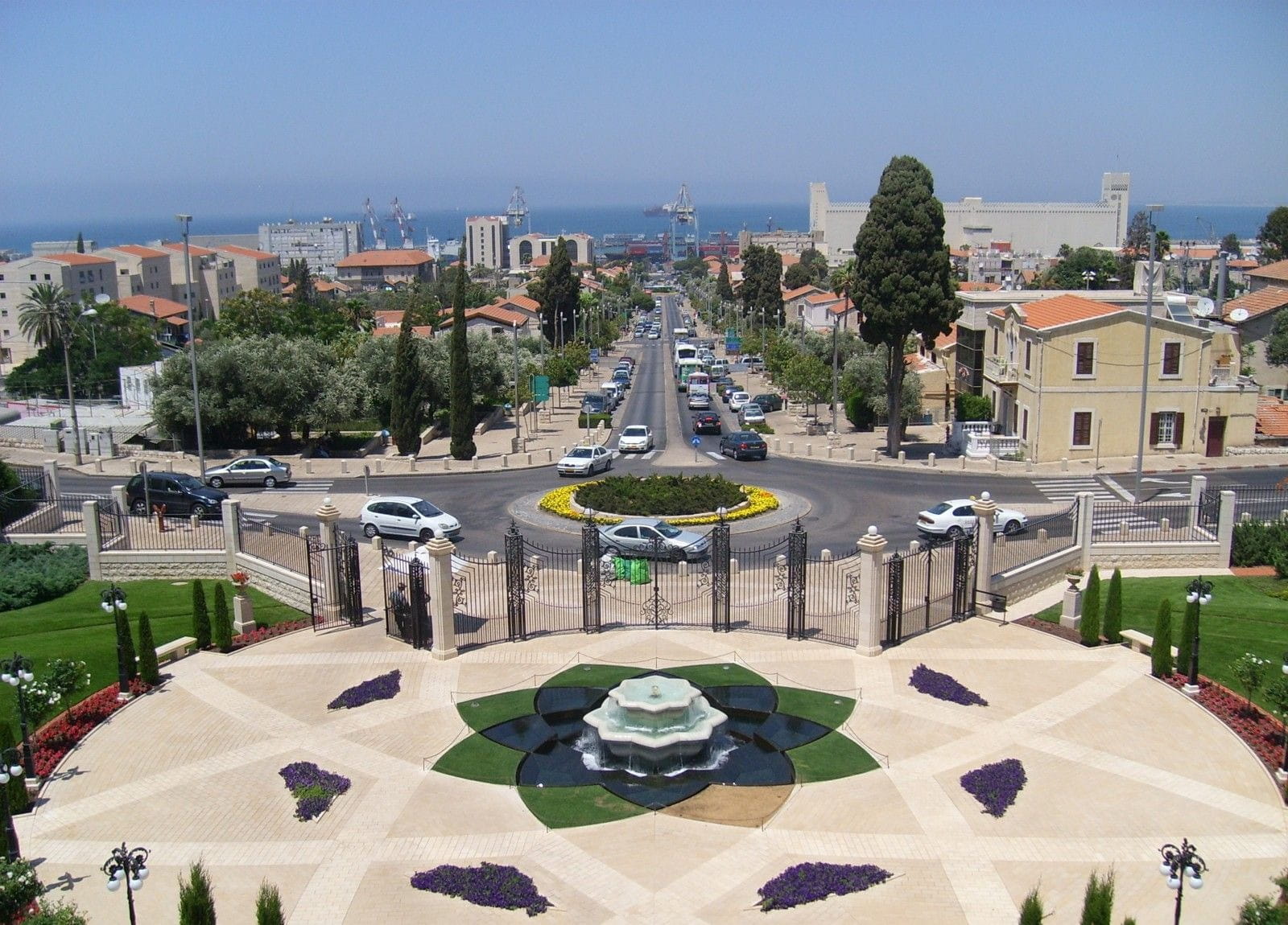 high angle view, incidental people, Gardens, the past, building, road, nature, aerial, tourism, israel, vehicles, travel, building exterior, stadium, city, HD Wallpaper