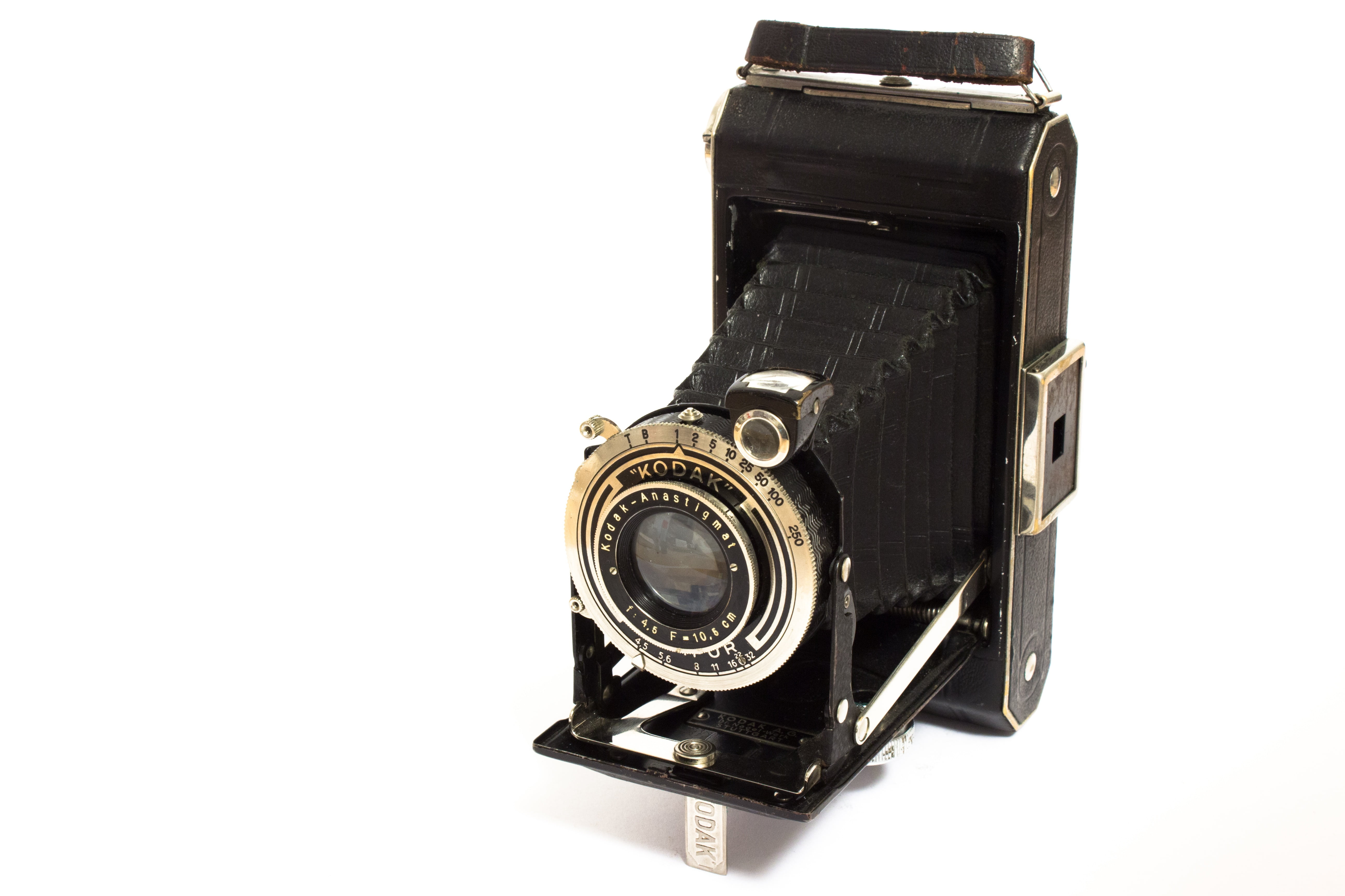 camera, close, analog, antique, studio shot, retro, black color, 5K, old-fashioned, personal accessory, still life, film, cut out, nostalgia, photography themes, HD Wallpaper
