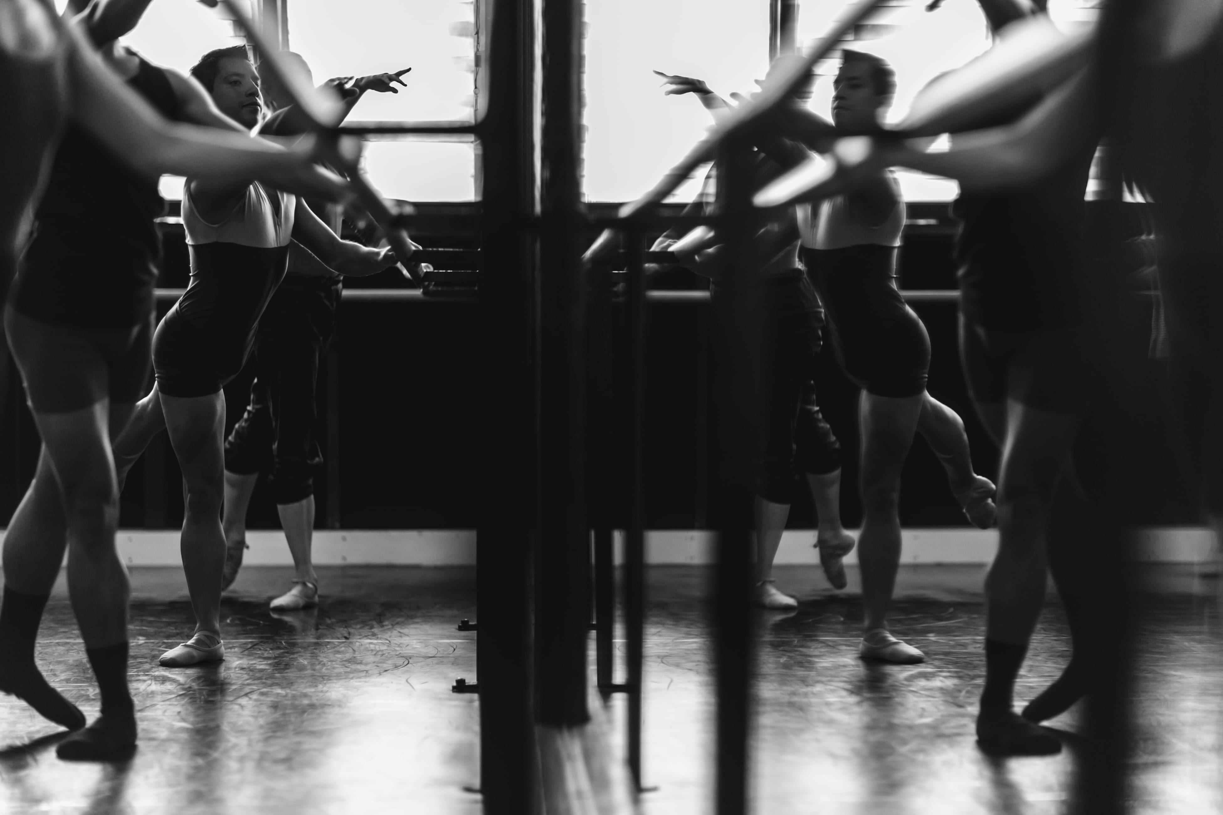 crowd, low section, adult, exercising, women, leisure activity, indoors, white, real people, lifestyles, men, dance school, group of people, gezxaviermasfield, HD Wallpaper